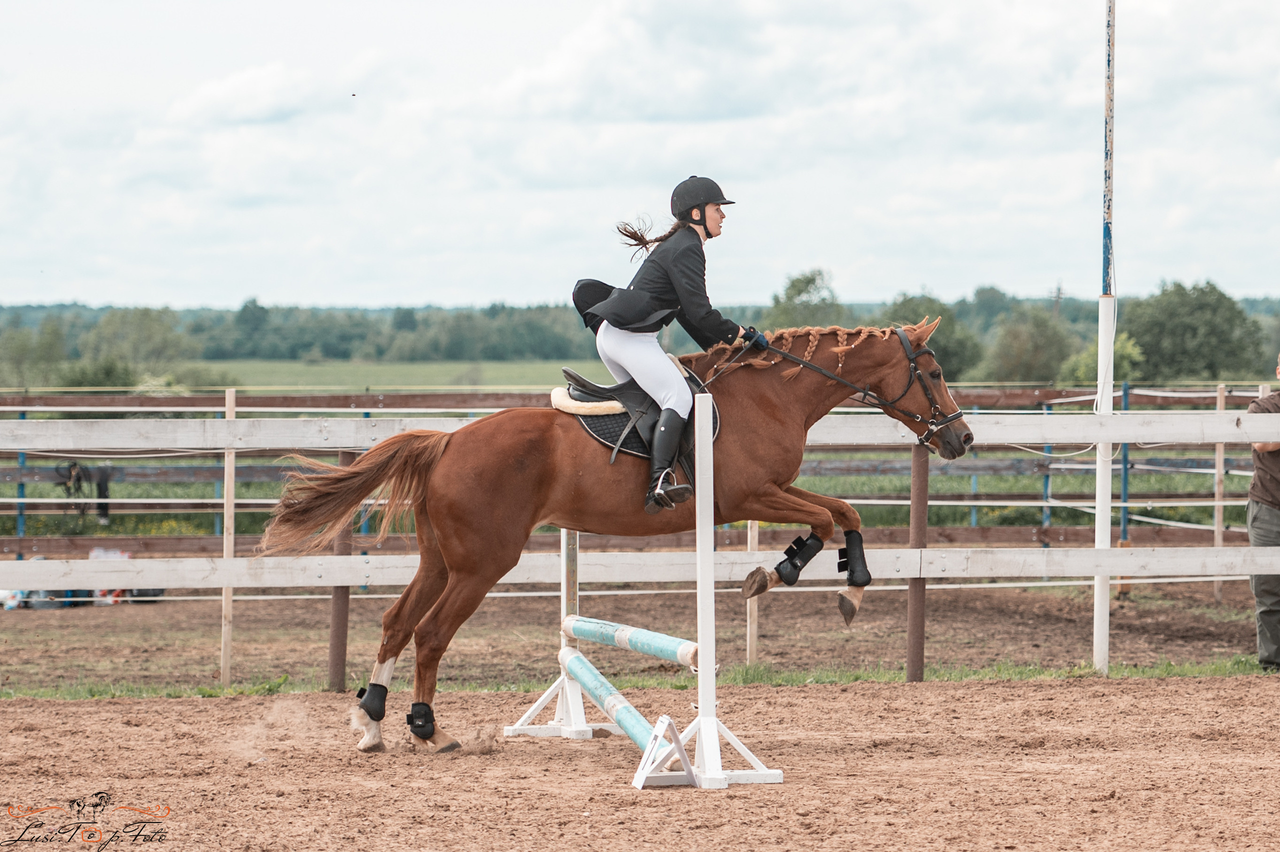 КК Резвая открытая тренировка, летний кубок. Конный и фотограф с животными в Твери Топталова Люся