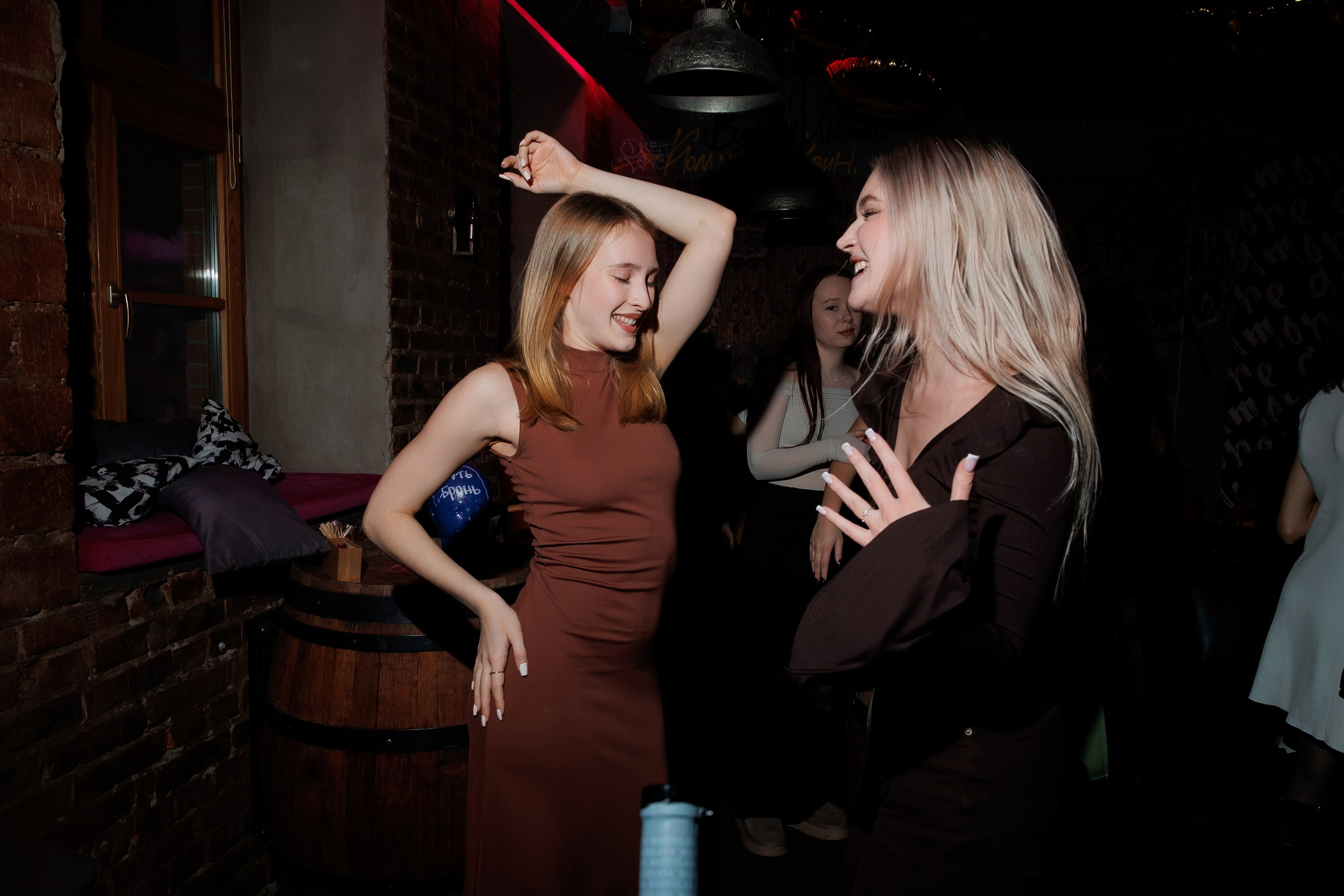 VINOTEKA BAR x MAGAZ. СВОИ. ФОТООТЧЕТЫ-СОБЫТИЯ-МЕСТА