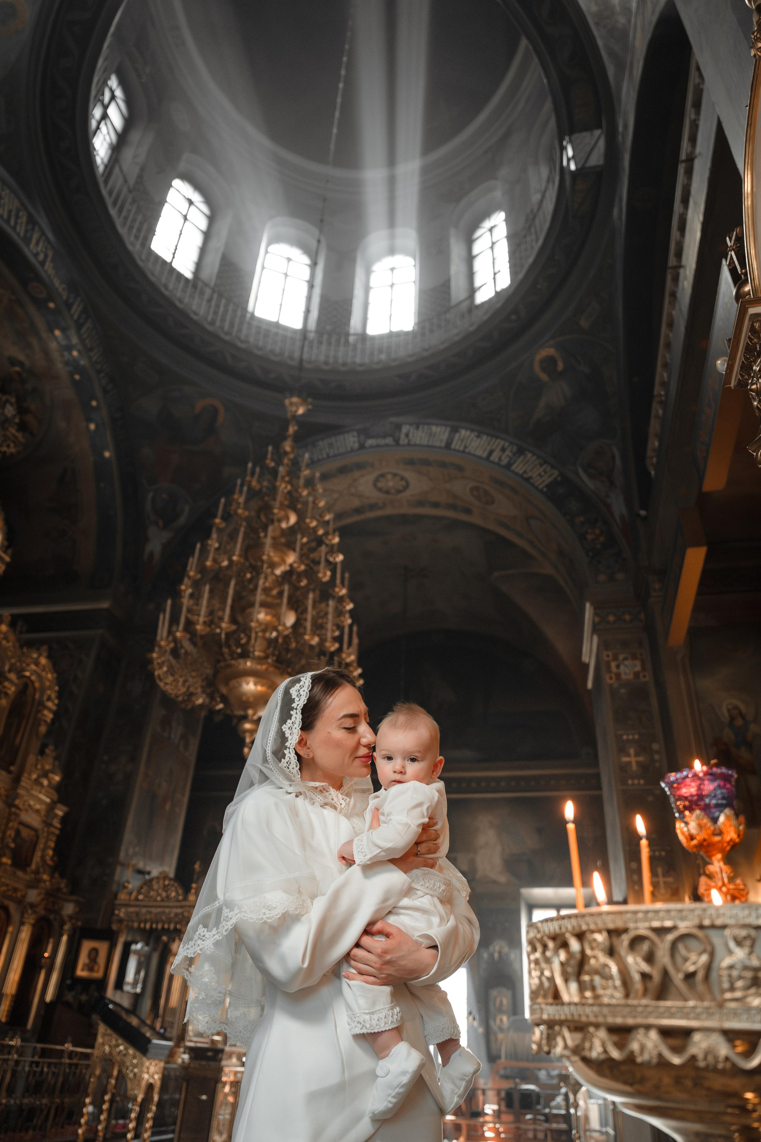 Крещение Даниила в Храме Воскресения Словущего в Даниловской Слободе. Фото- и видеосъёмка крещения и венчания. Фотограф на крещение Москва