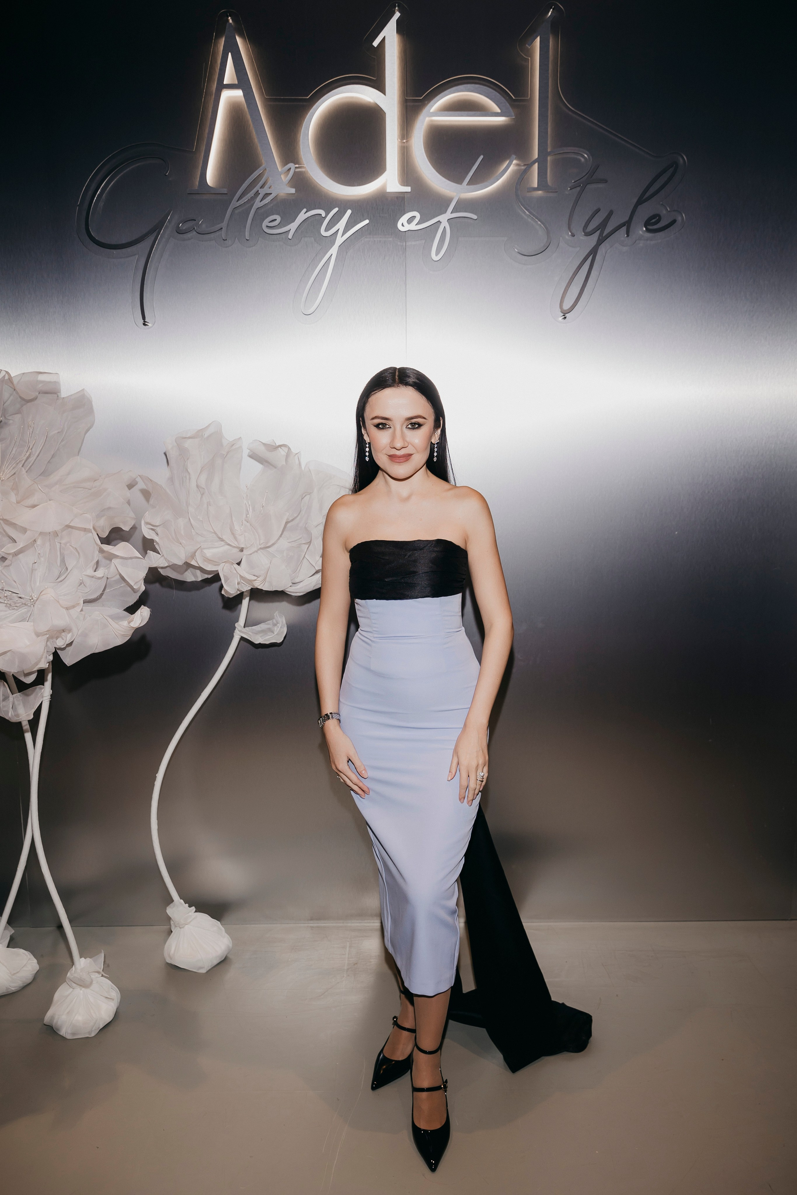 «Пробуждение» в Галерее стиля Адель. «Птичка на проводе»: информационный портал в Москве