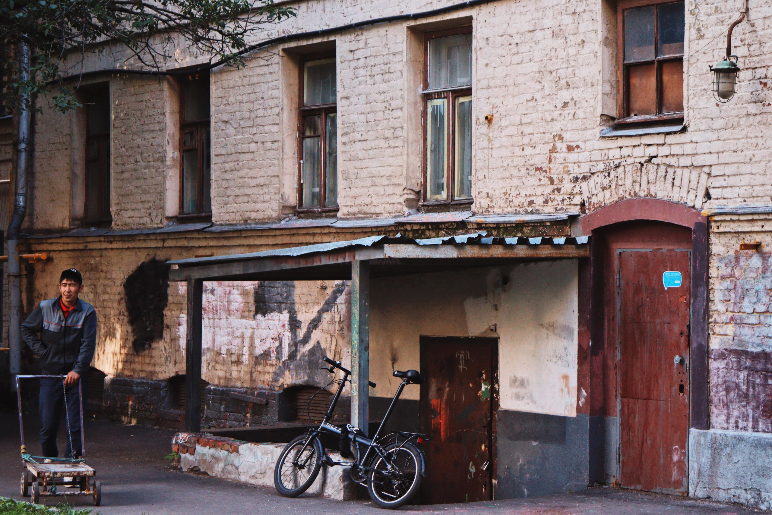 «You won't find a single person who'd say: I want to live here». Photographer in Israel Alice Milchin