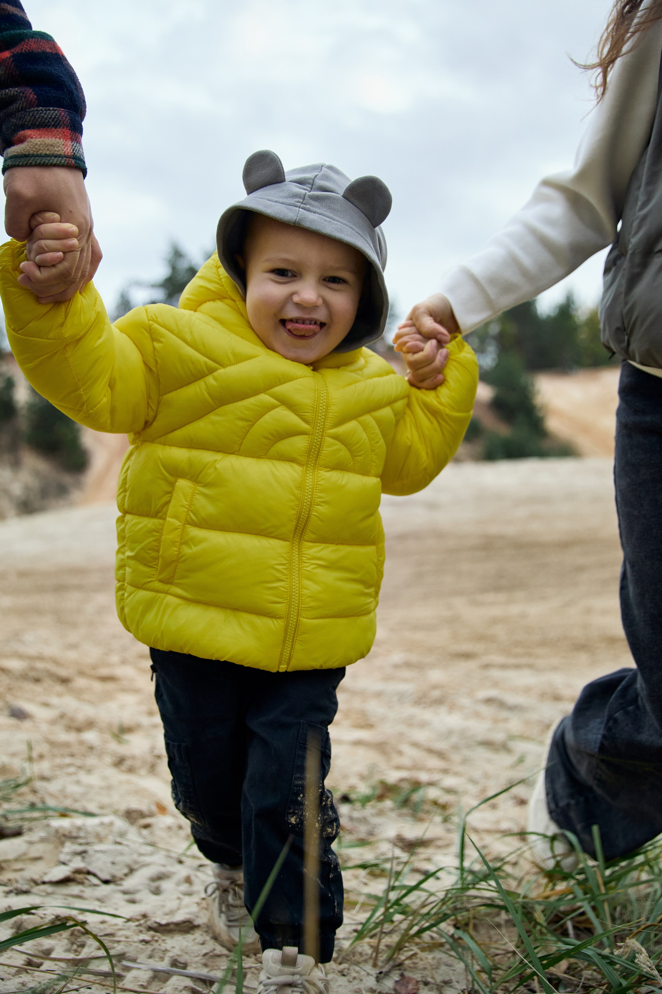Семейная съемка в карьере у озера. Контентный и репортажный фотограф Виталий Кулешов | Москва