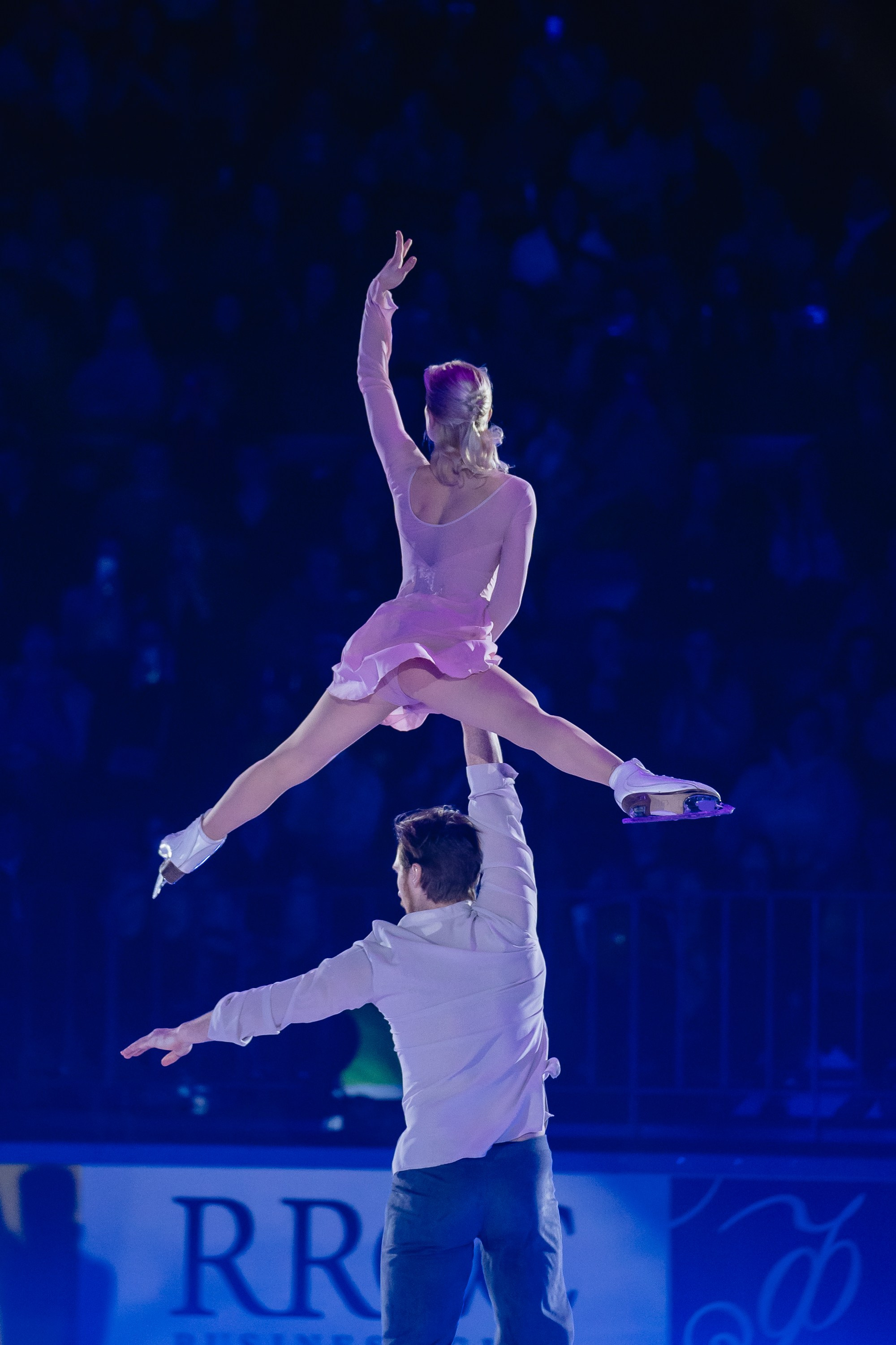 Шоу «Чемпионы на льду» в Новосибирске. Воробьева Ксения — Спортивный и танцевальный фотограф Новосибирск