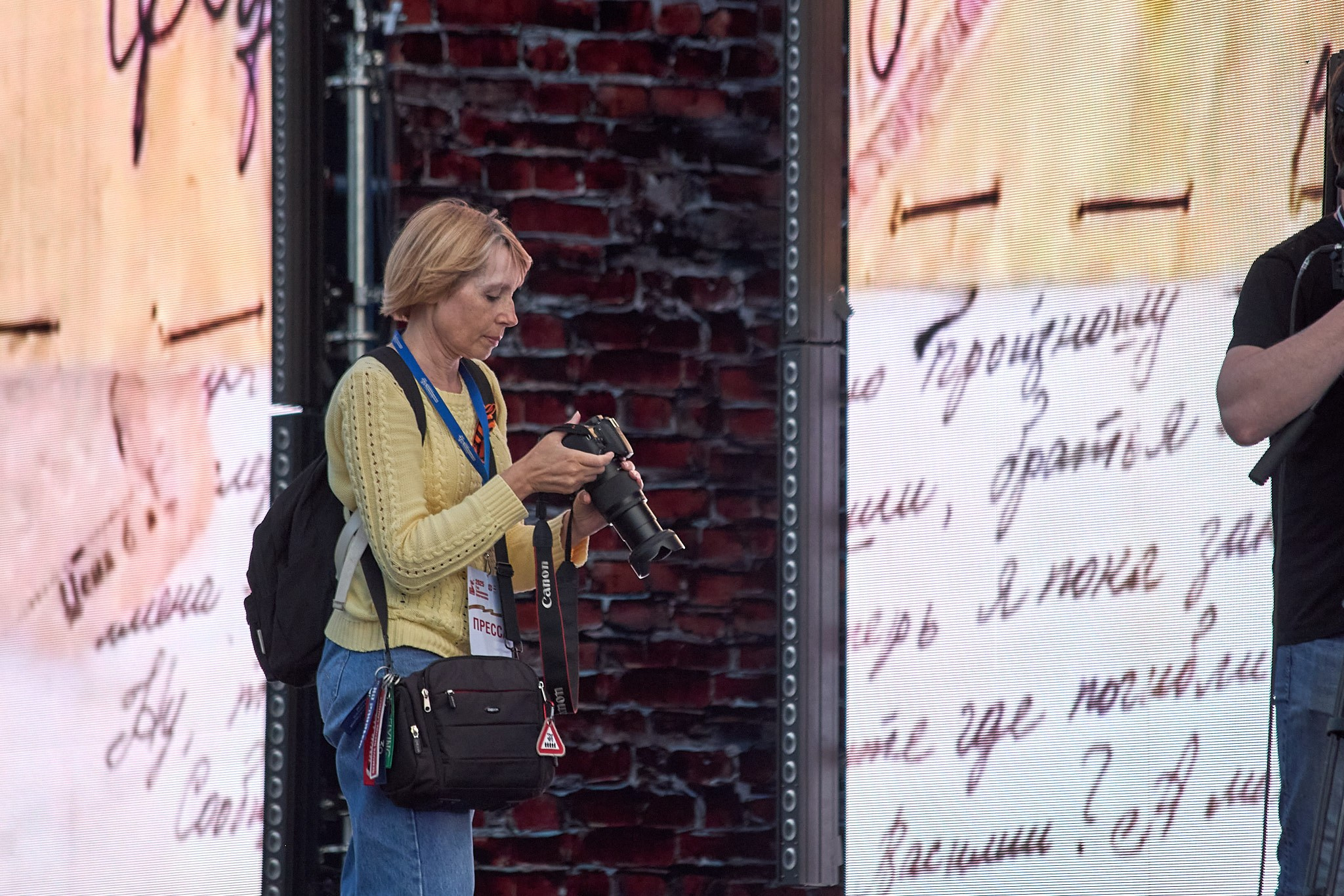 Концерт 9 мая 2025 года на соборной площади. Фотограф Омск | Александр Вандеров