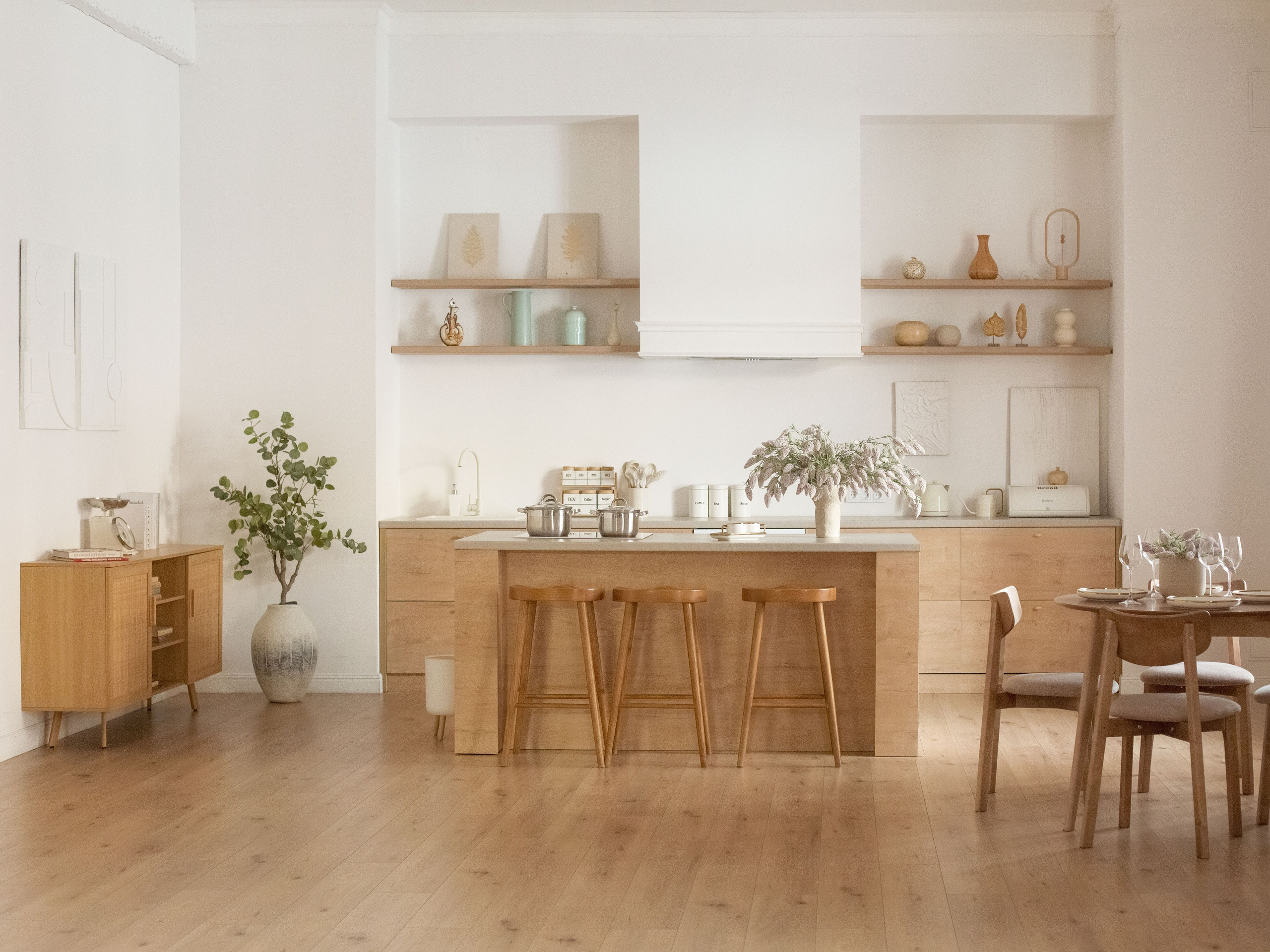 Кухня зал на Радостовца 72/1. Фотостудия Алматы — 2 Stula.Studio | Аренда залов