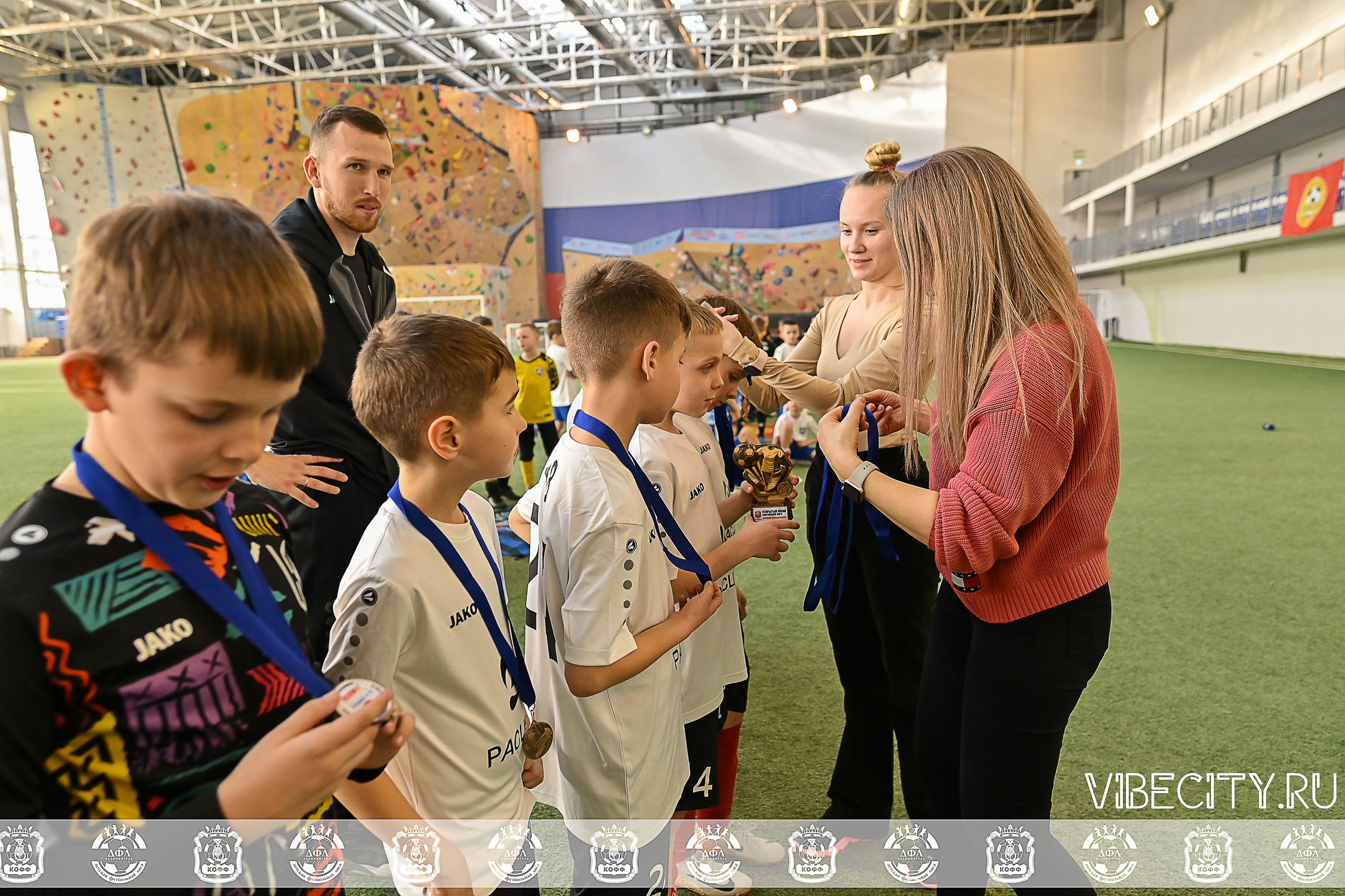 КУБОК БАЛТИЙСКОЙ ЛИГИ ПО МИНИ-ФУТБОЛУ U9 ЗЛ. VIBECITY.RU Вайб Сити Ру Фоторепортажи Фотоотчеты Калининград