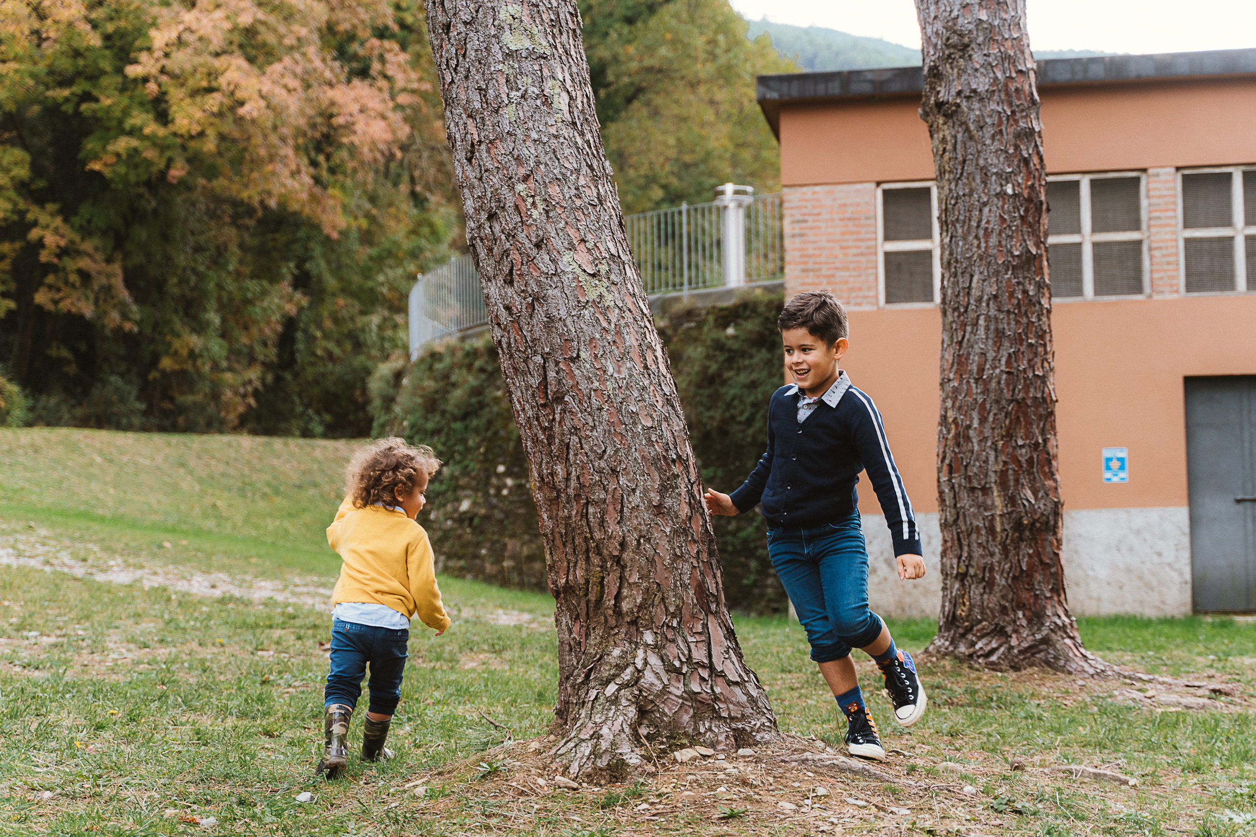 Family photoshoot Lucca Toscana Fotografo per le famiglie. stai cercando il fotografo in Toscana. Photographer Lucca Photographer Pisa for your vacation in Tuscany