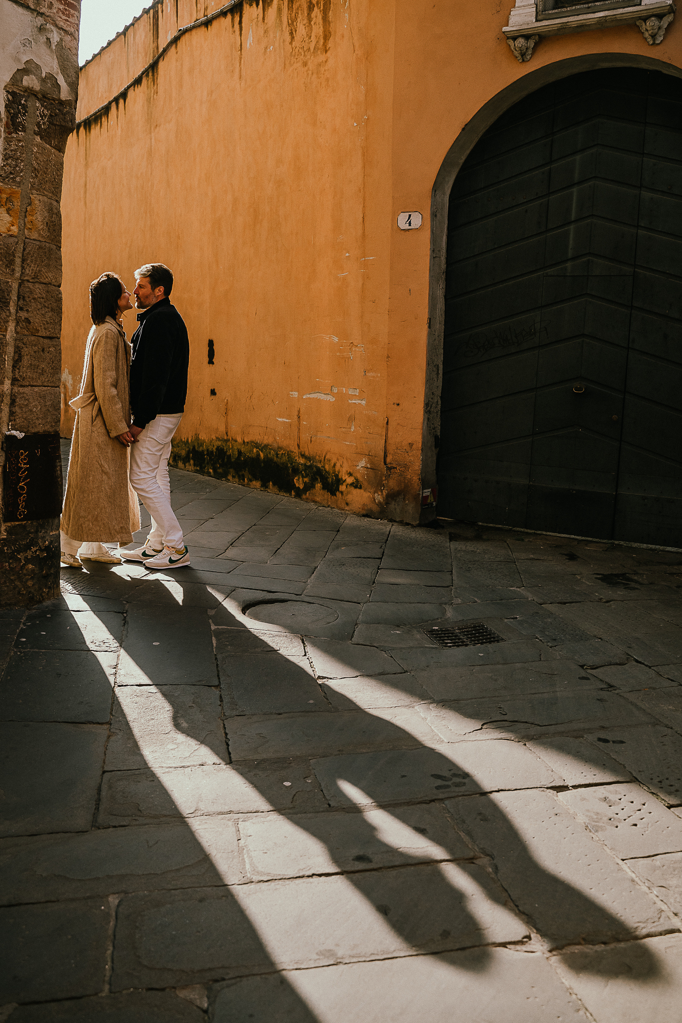 Fotografia Love Story a Lucca, Toscana). Family Lifestyle Photographer in Lucca, Italia