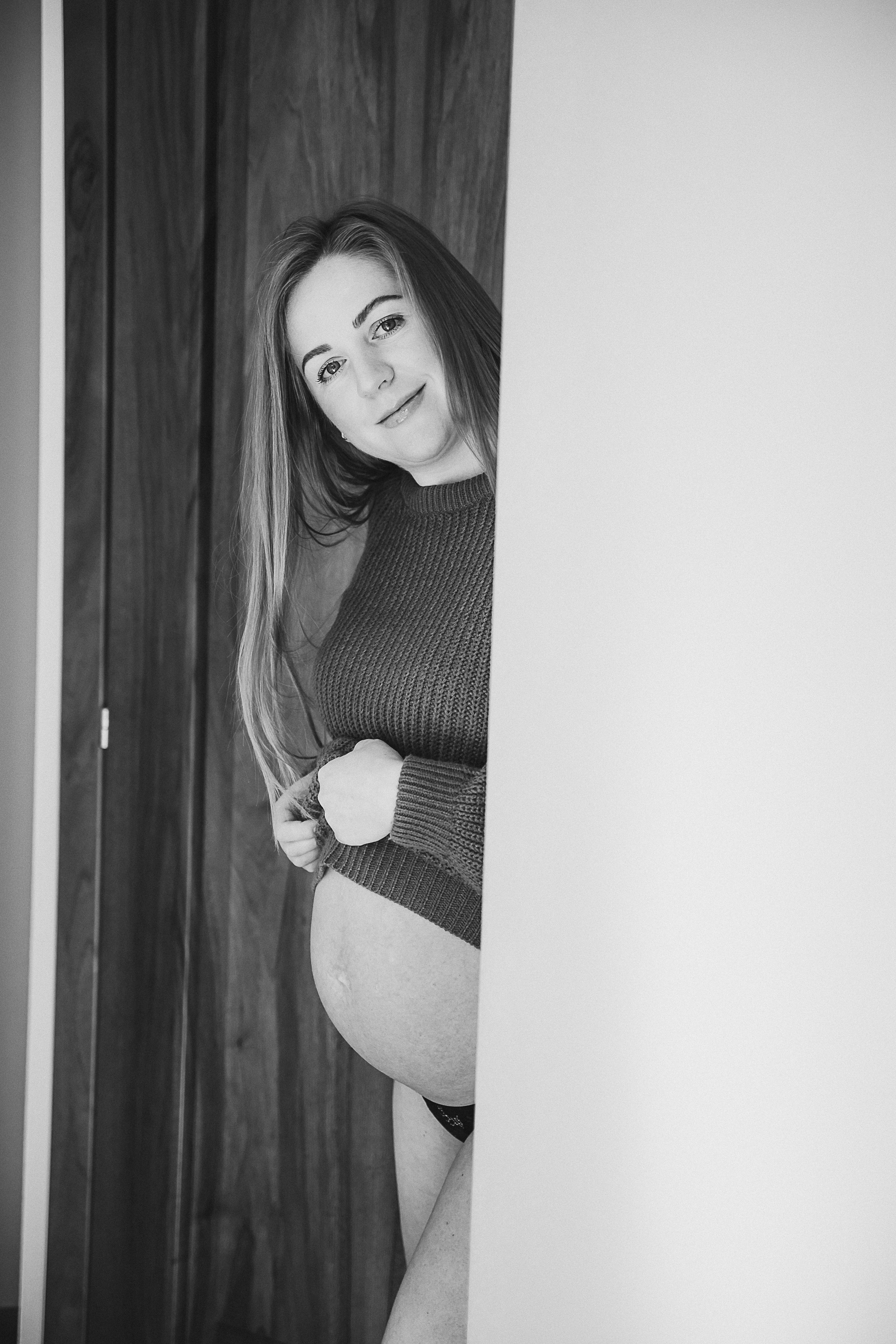 Fotografia di Maternità in Toscana, a Lucca, Pisa, Firenze. Family Lifestyle Photographer in Lucca, Italia