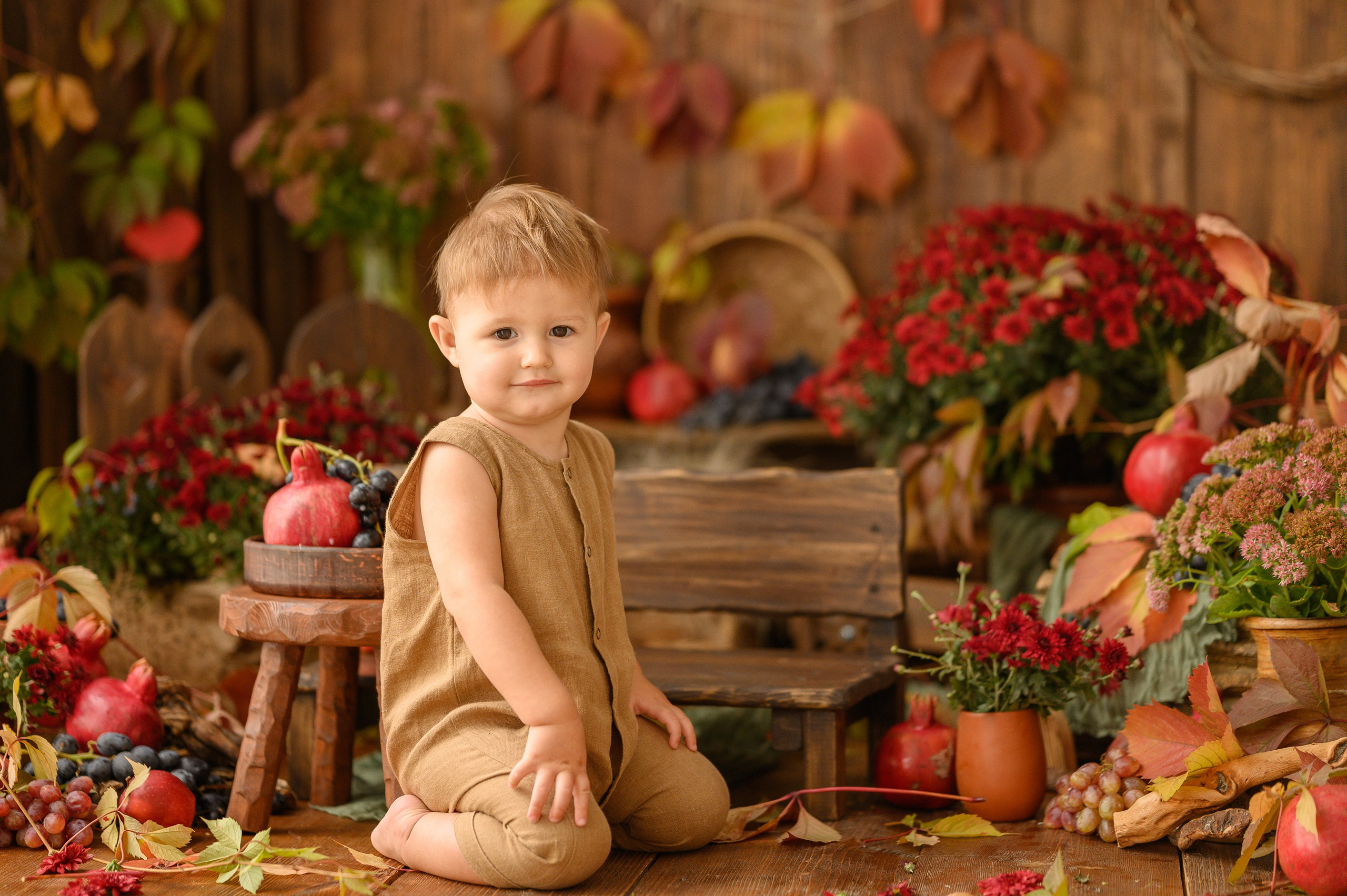 Коля и гранаты-виноград. Детский и семейный фотограф Ирина Гладких