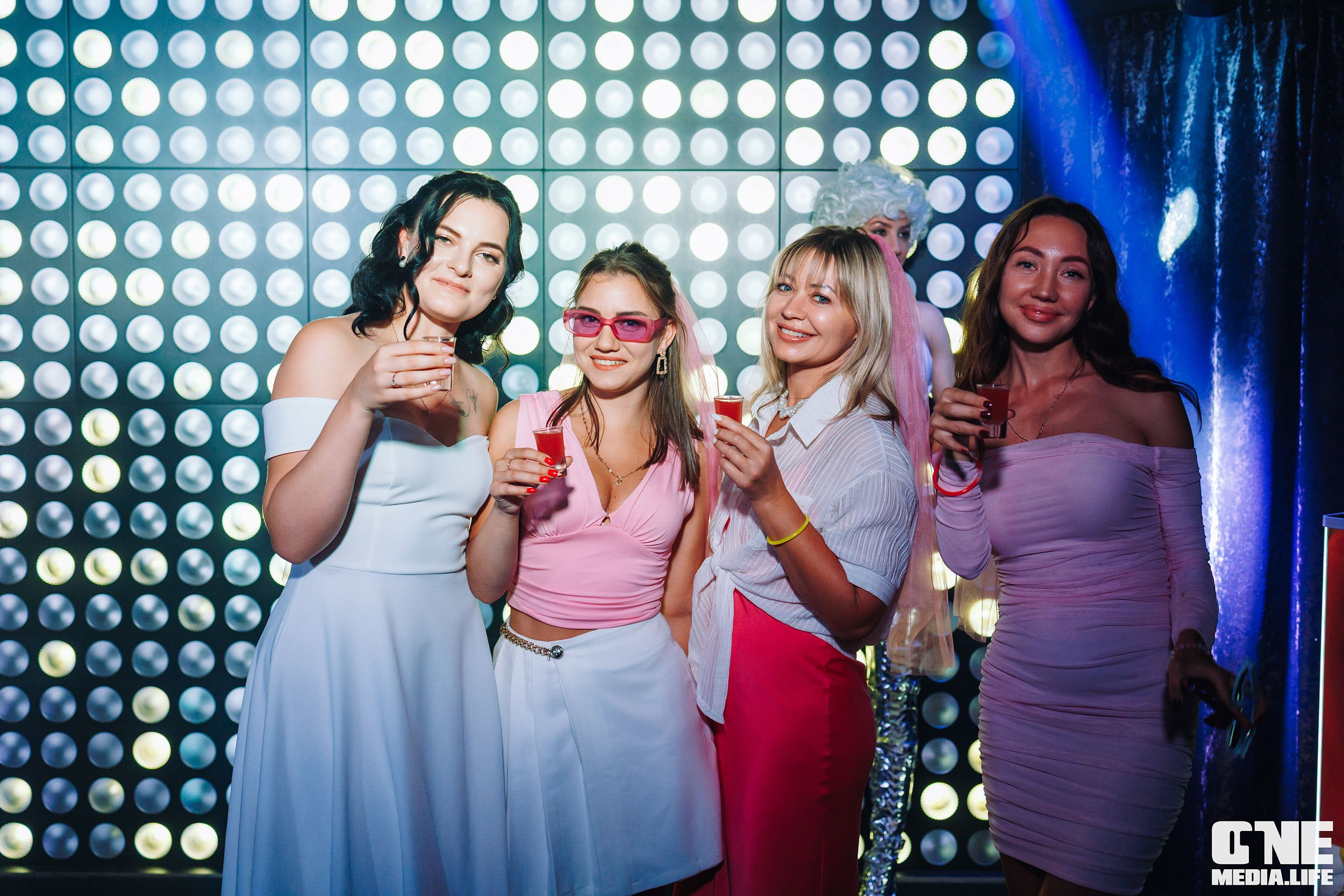 Фоторепортаж из караоке-клуба Эйфория. One Media Life: фоторепортажи, фотоотчеты с мероприятий и заведений