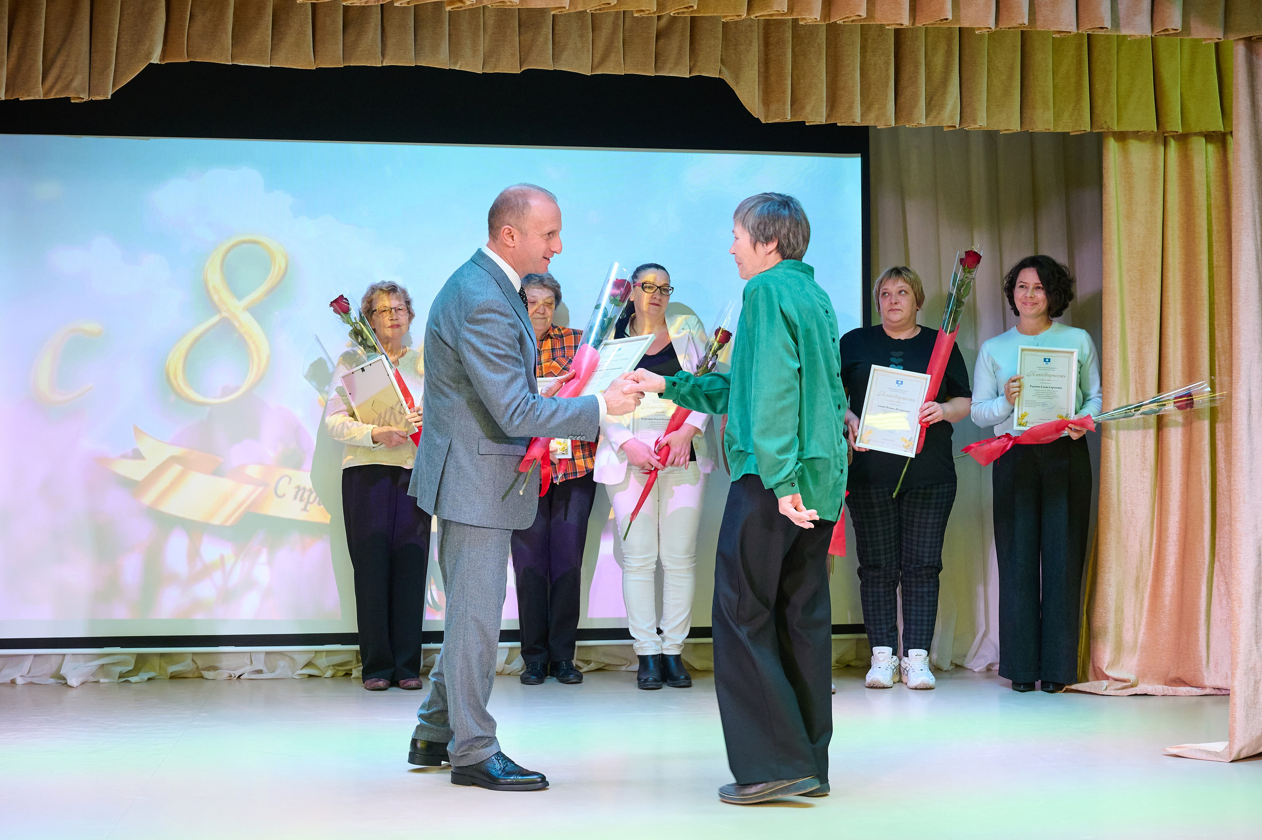 8 марта в Виноградном. Жизнь курорта Кабардинка в фотографиях