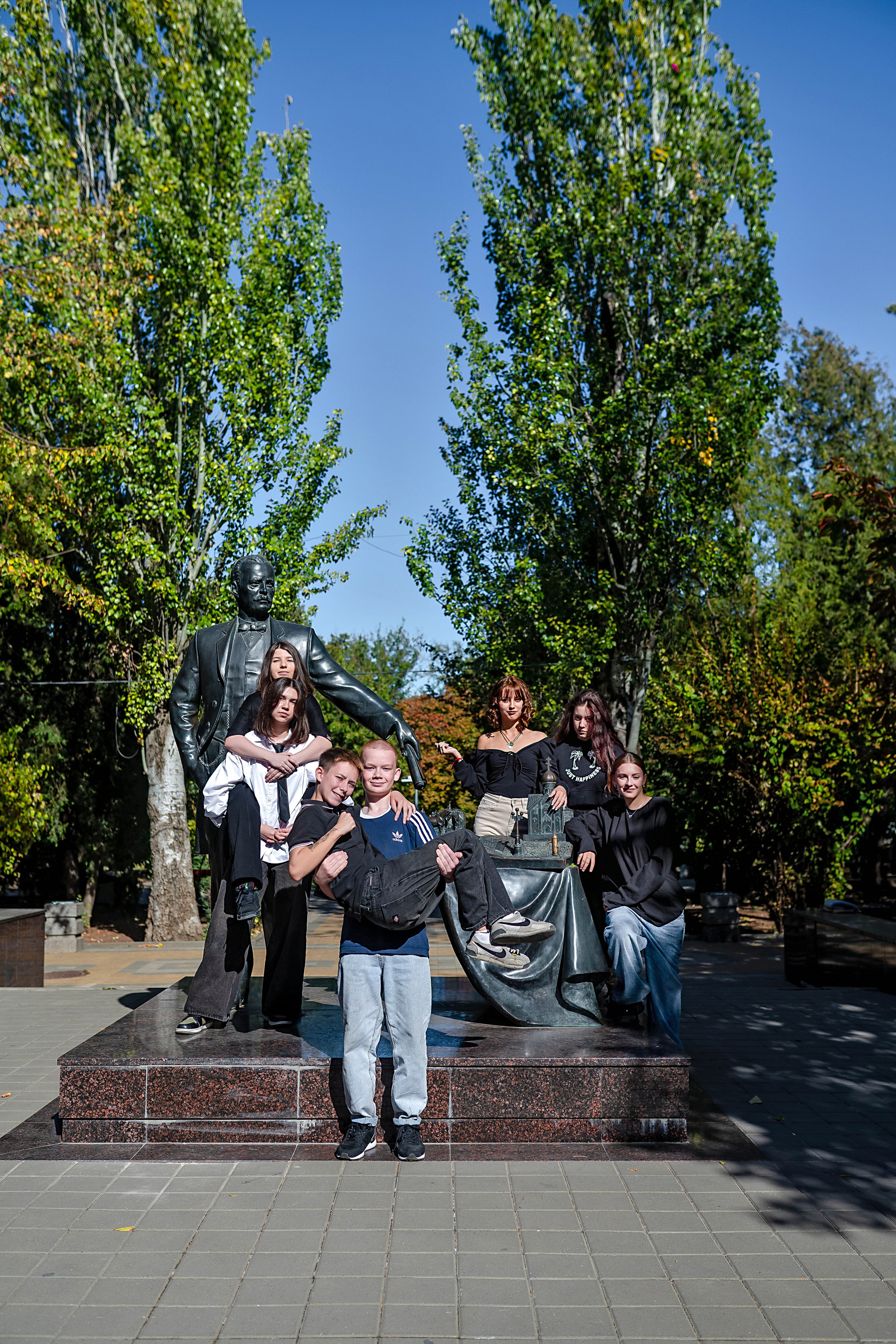 Выпускные (школьные) альбомы (книги) в Ростове-на-Дону. Современные Выпускные Альбомы в Ростове-на-Дону