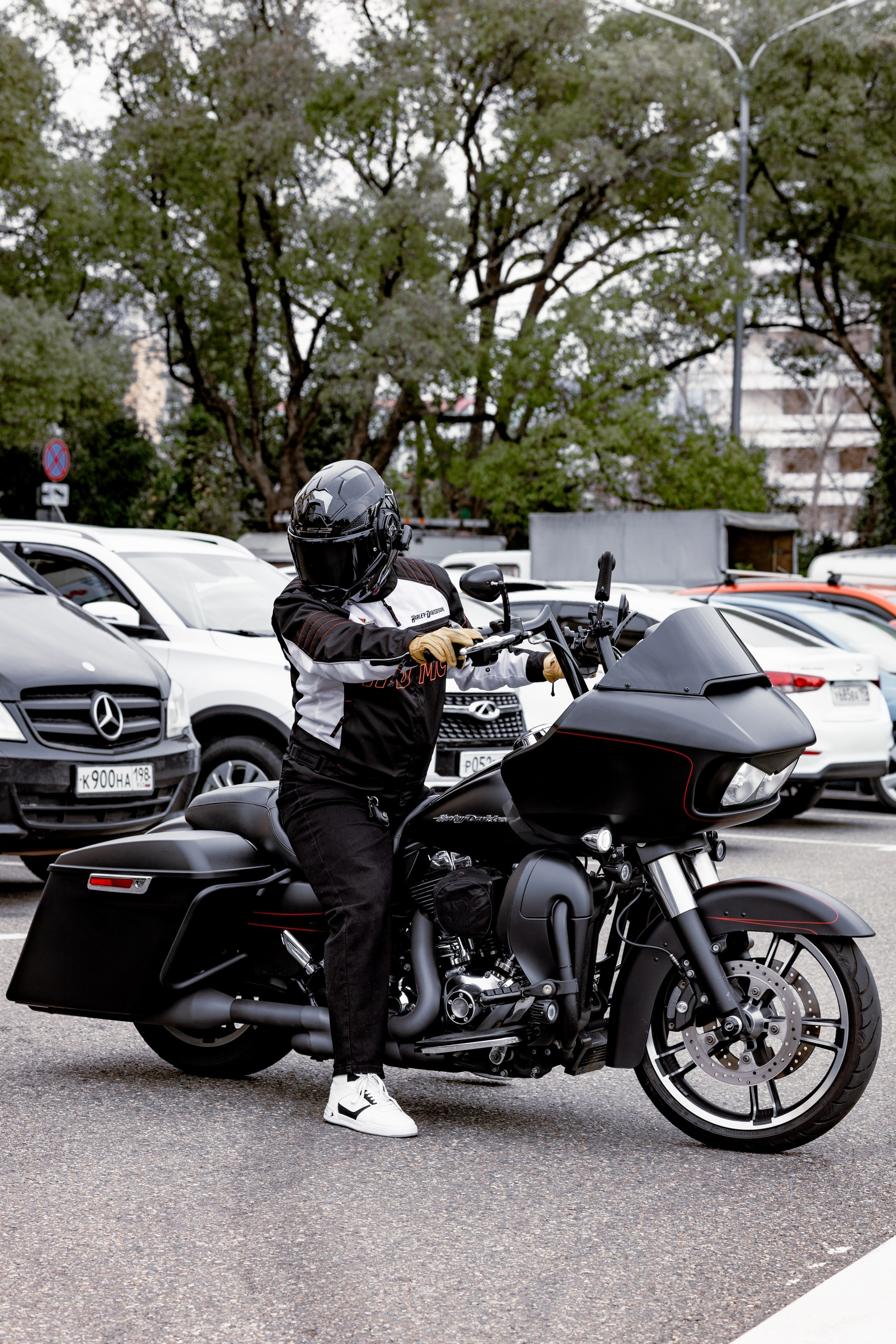 Клуб Harley Davidson. Свадебный фотограф ростов-на-Дону / Сочи / Москва