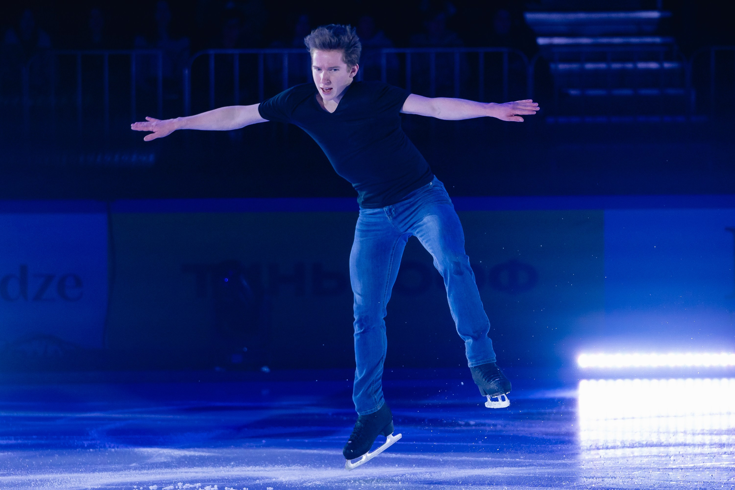 Шоу «Чемпионы на льду» в Новосибирске. Воробьева Ксения — Спортивный и танцевальный фотограф Новосибирск