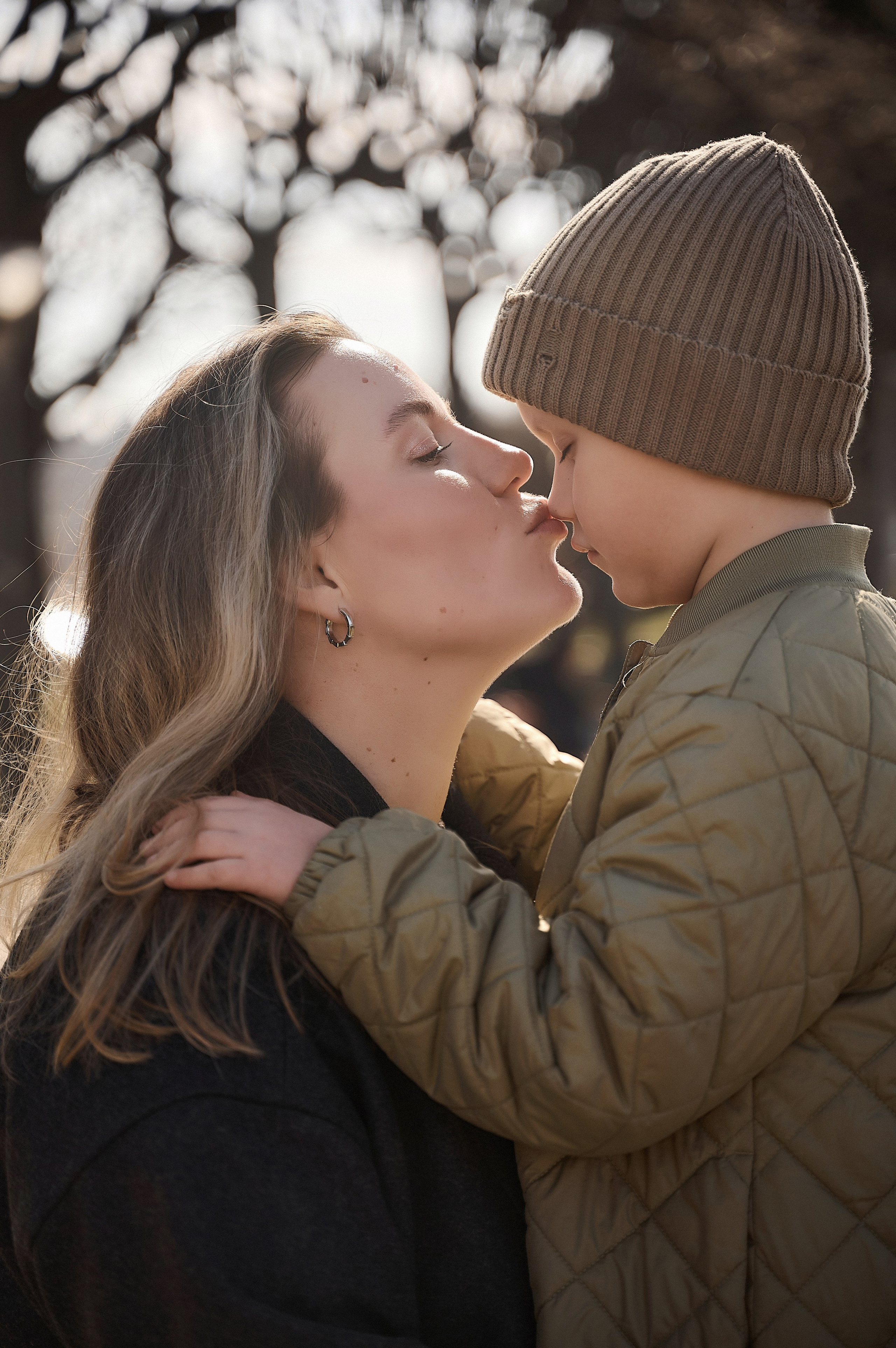 Весенняя прогулка на набережной. Семейный и детский фотограф Катерина Рожкова