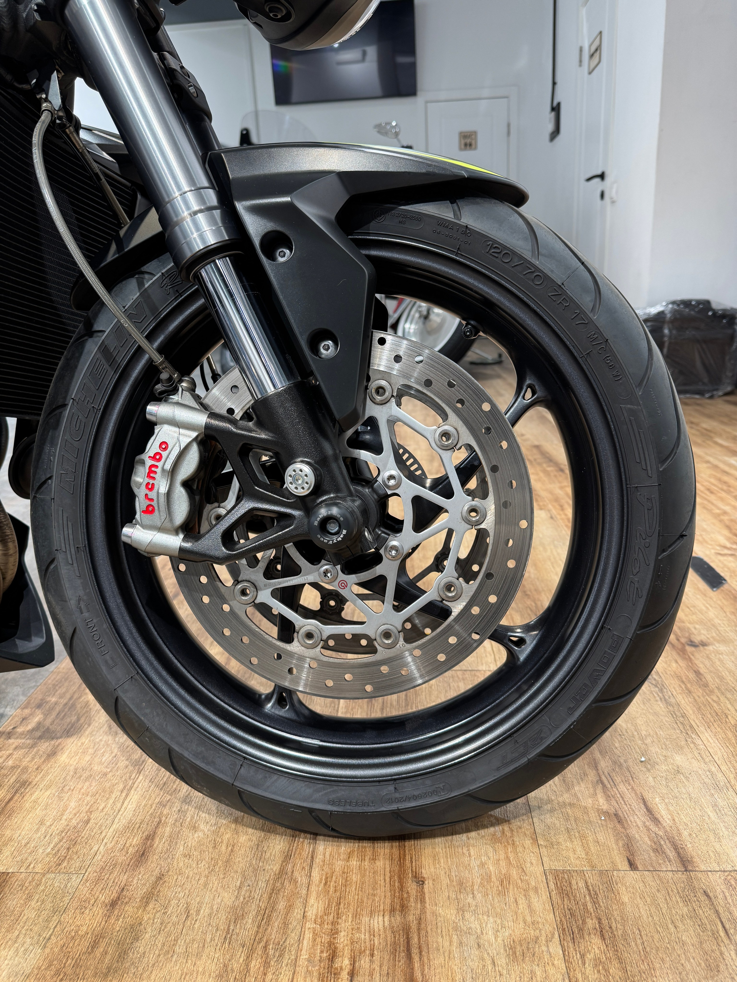 Triumph Street Triple 765 RS 2020. Hello Davidson, Москва. Только хорошие мотоциклы…