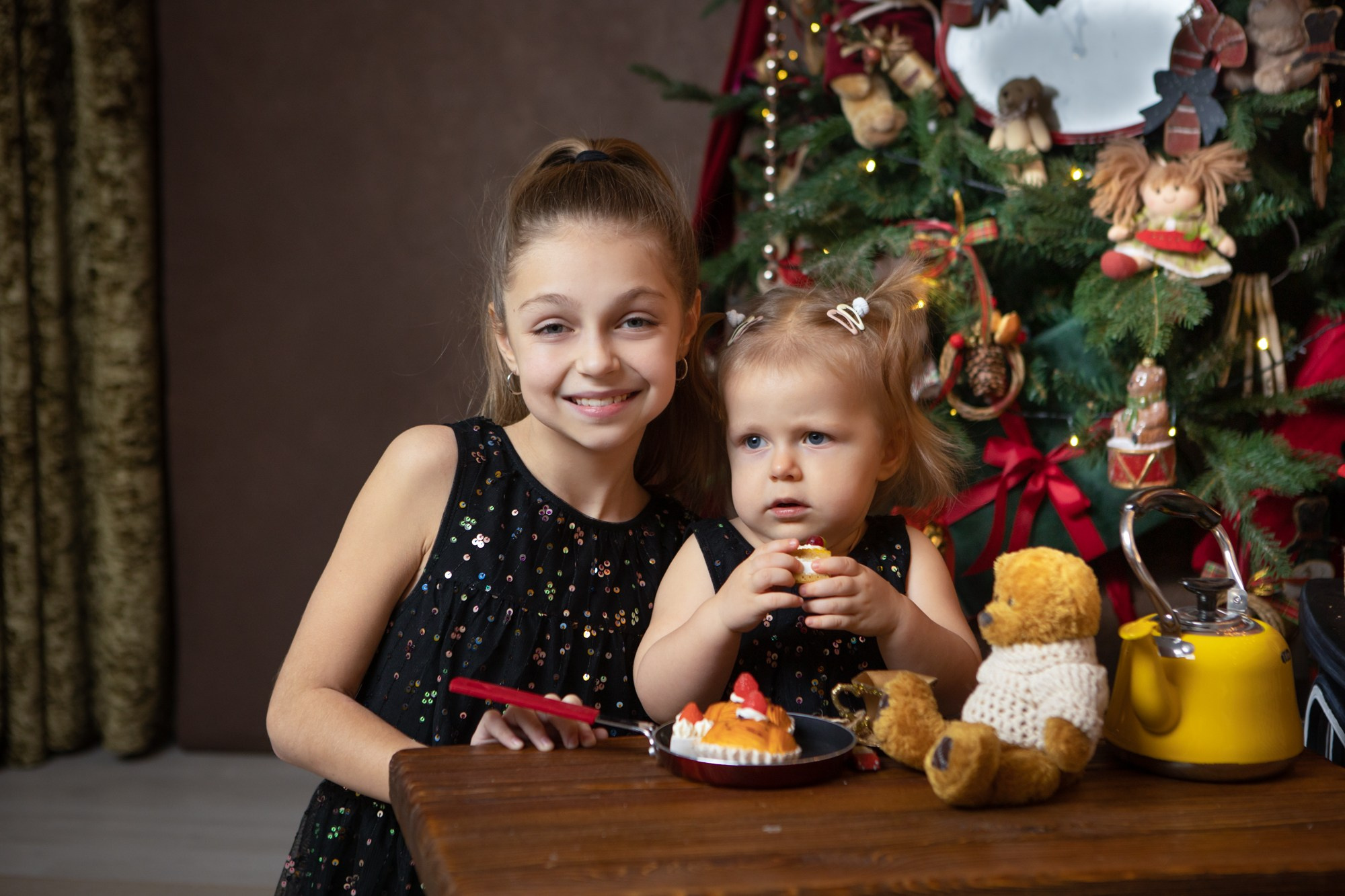 Семейная новогодняя фотосессия. Фотограф в Оренбурге. Профессиональный фотограф