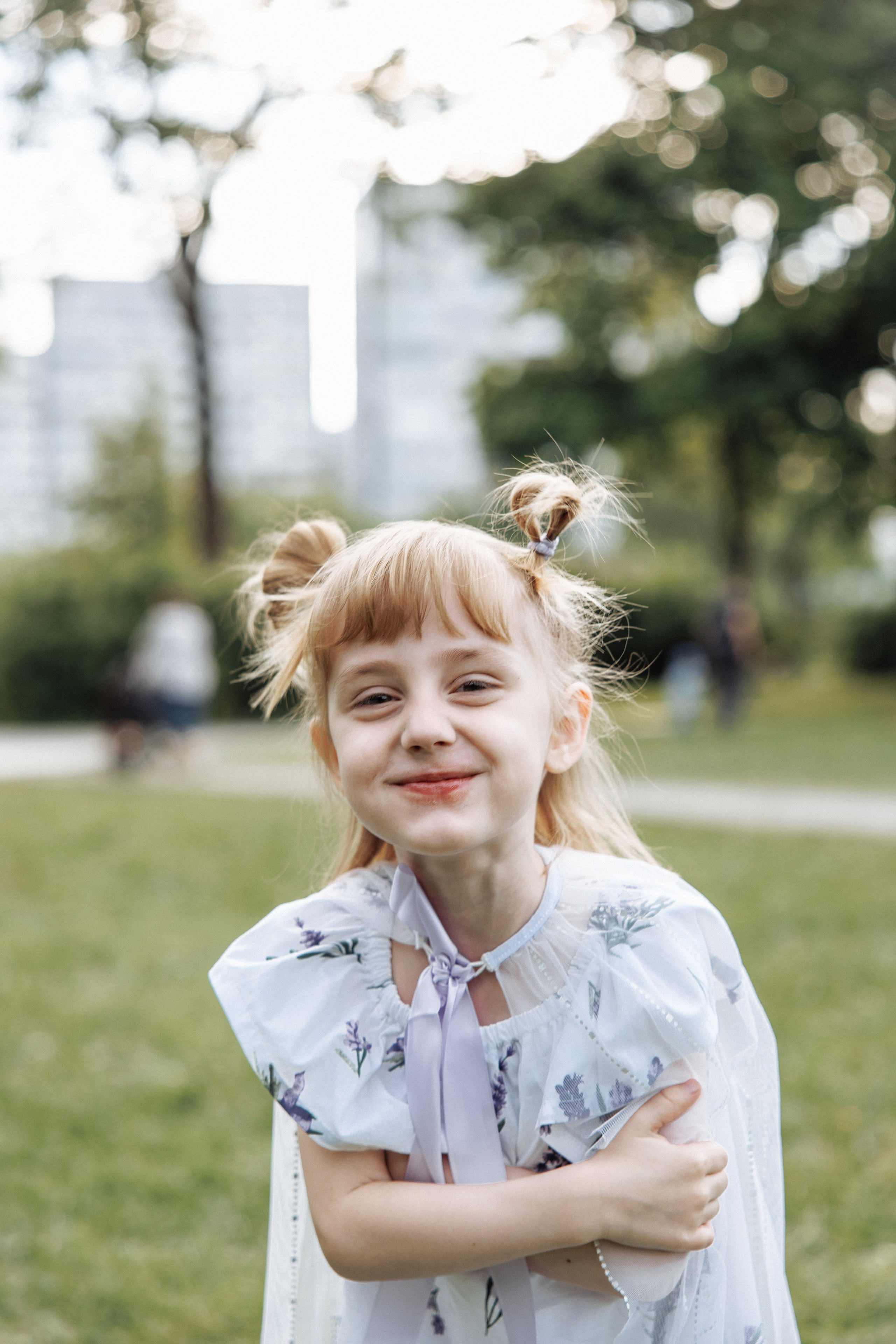 Семейная фотосессия в Сиреневом саду. Семейный фотограф в Москве Влада Лунина