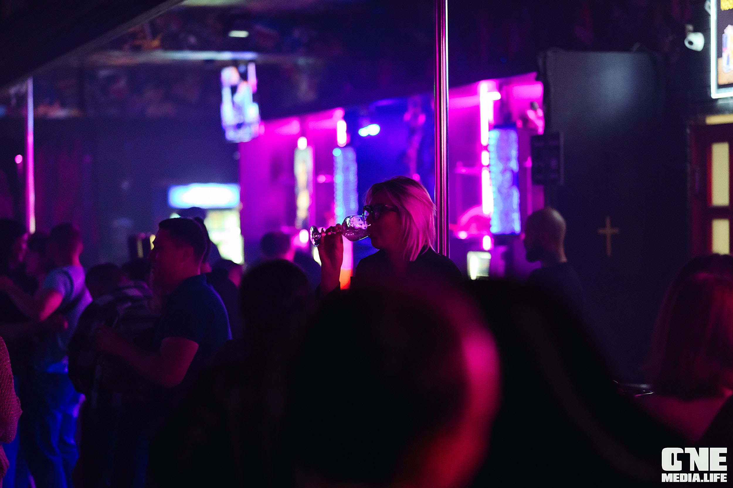 Фоторепортаж из бара XxxX. One Media Life: фоторепортажи, фотоотчеты с мероприятий и заведений