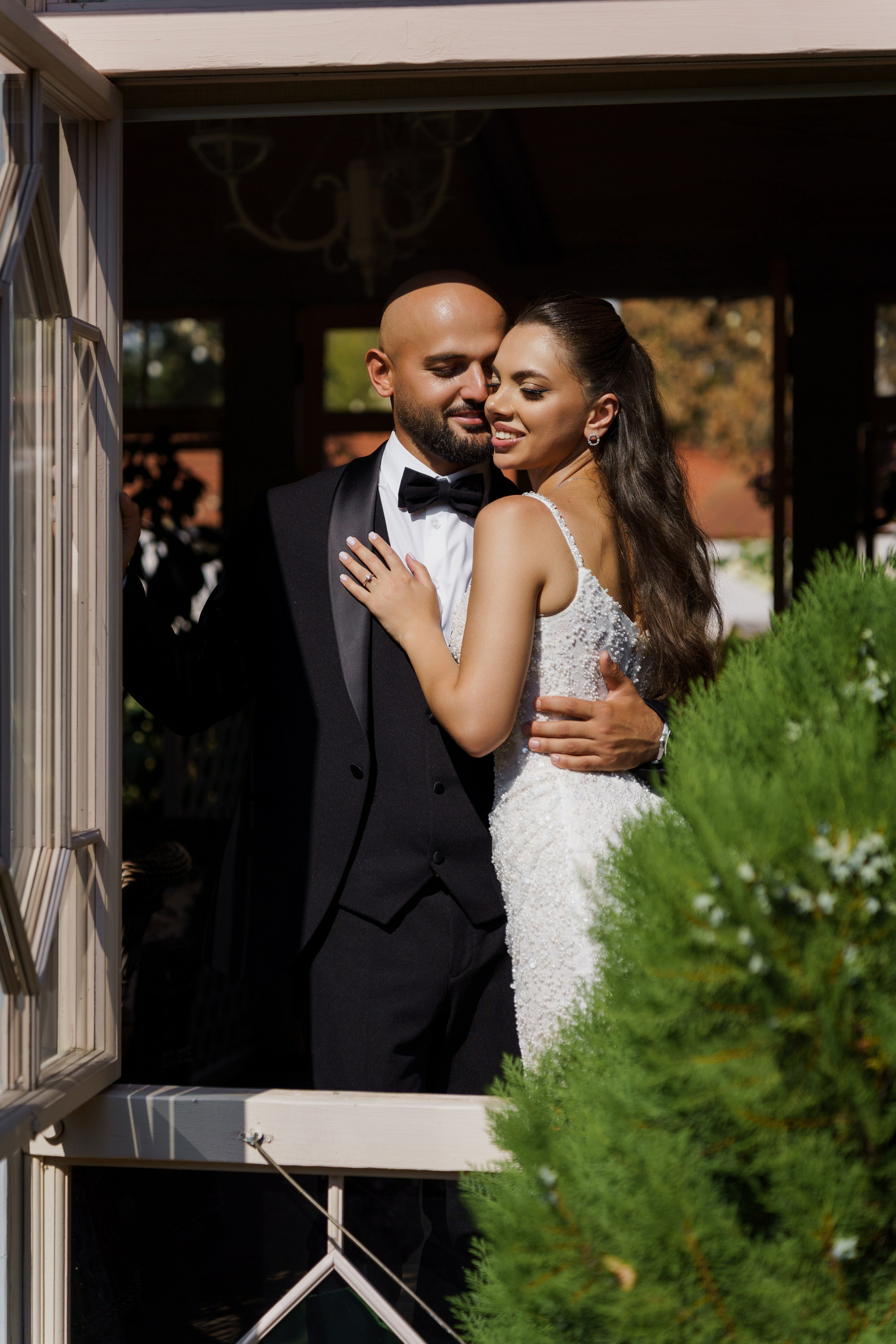 Сватовство в Краснодаре от лучших свадебных фотографов и операторов ТВИНС СТУДИО. ТВИНС СТУДИО — лучшие свадебные фотографы и видеографы в Краснодаре