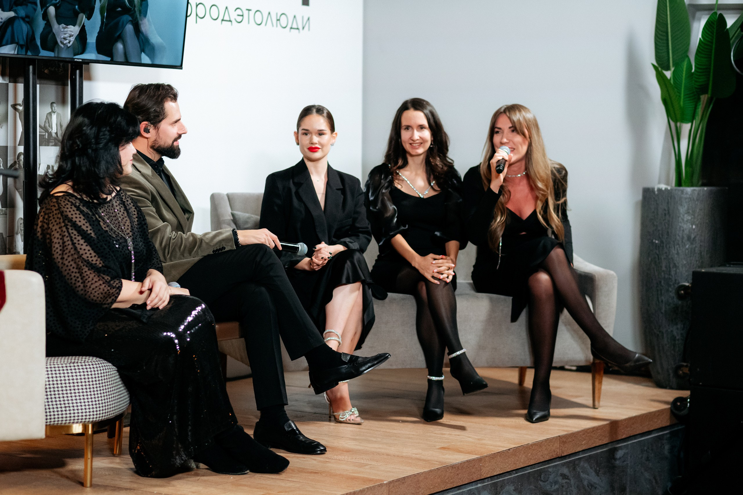 ЛИЦА.DV. СВОИ. ФОТООТЧЕТЫ-СОБЫТИЯ-МЕСТА