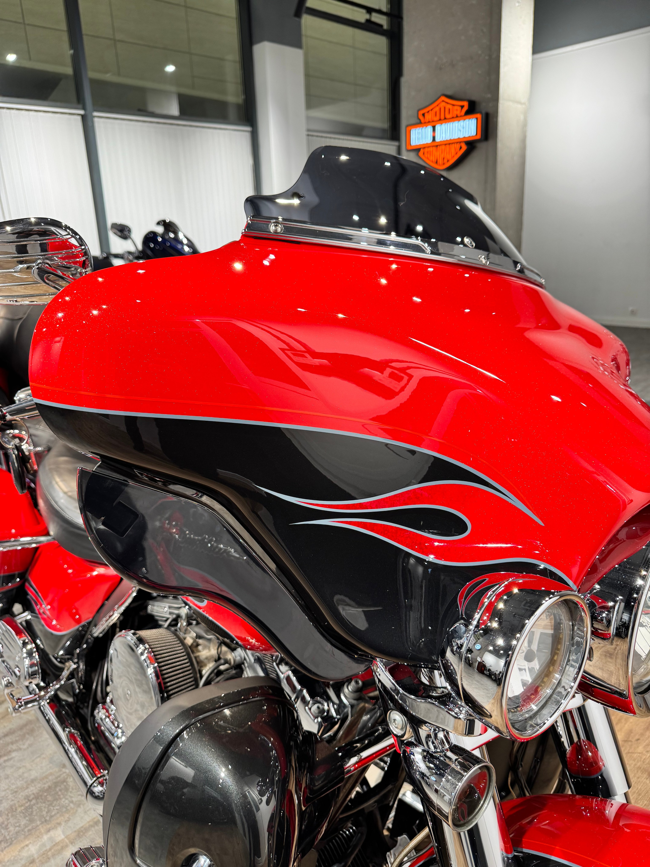 Купить Harley-Davidson 2010 Elеctrа Glidе CVO Limited 110 (Touring) — подробнее на сайте. Hello Davidson, Москва. Только хорошие мотоциклы…