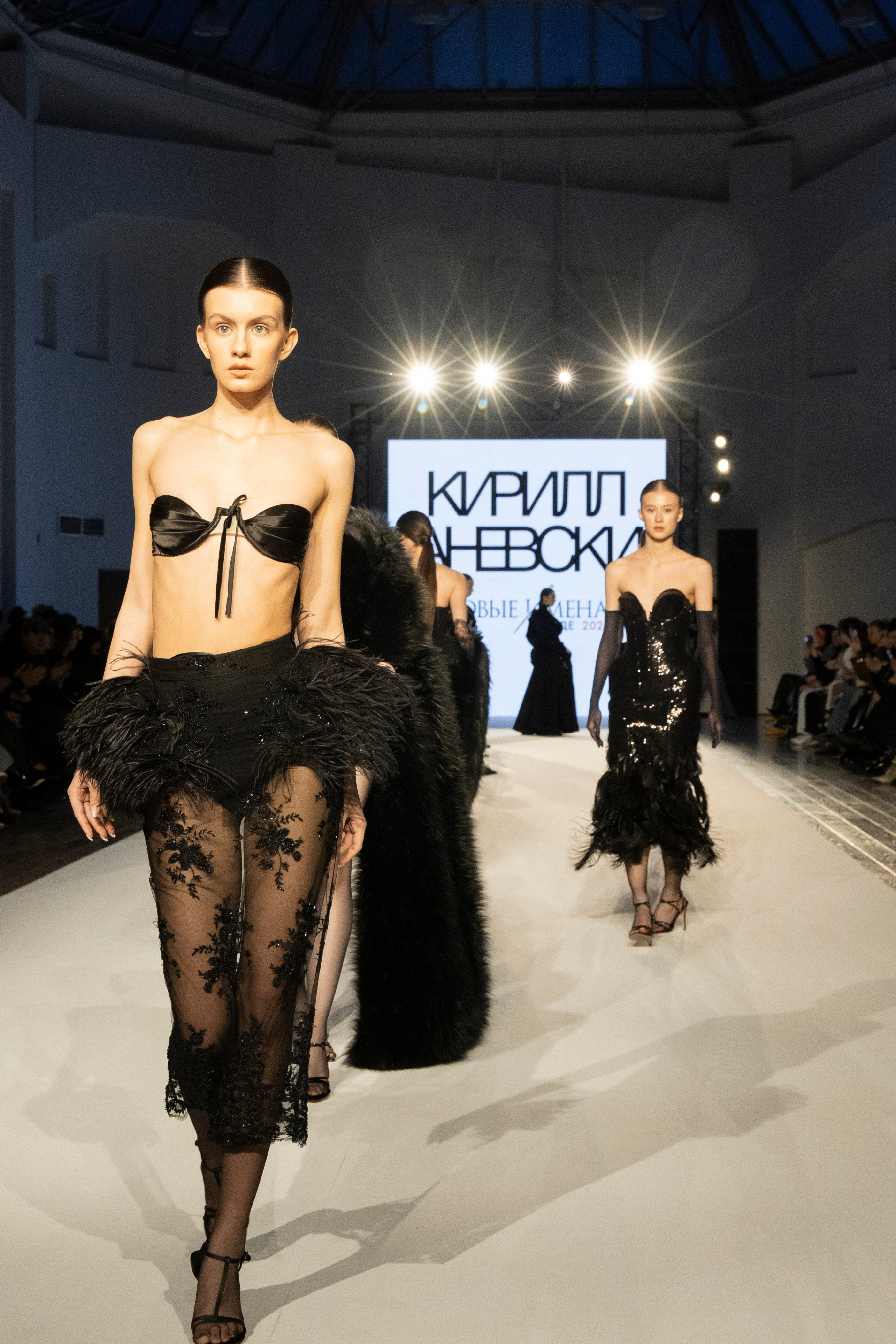 ДЛТ Собака.ru показ победителей конкурса «Новые имена в моде 2025». FOTOFAQ SKOOL г. Санкт-Петербург: очные, дистанционные и онлайн курсы фотографии