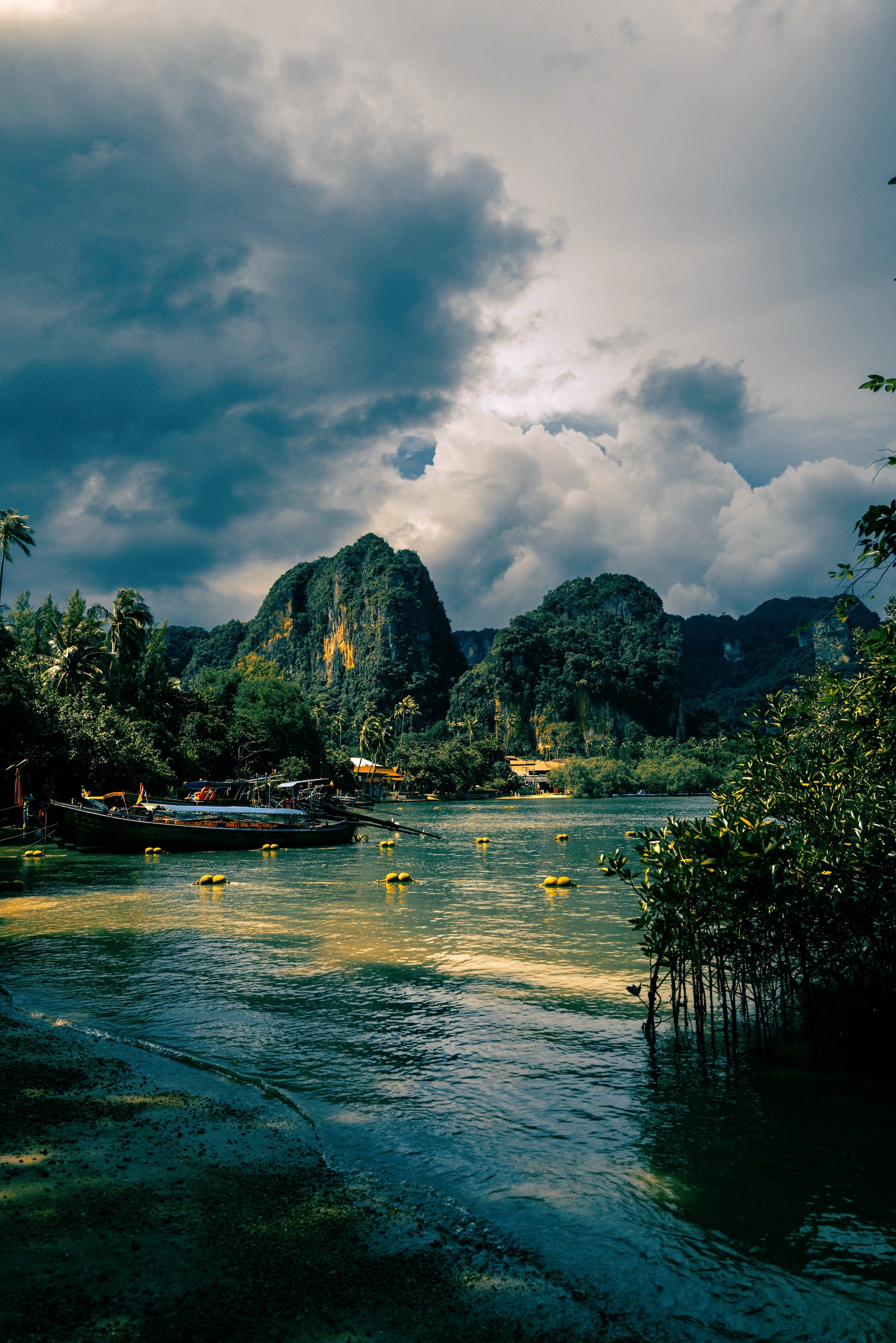 AUTHENTIC FILM. Visual artist Daniil Kontorovich