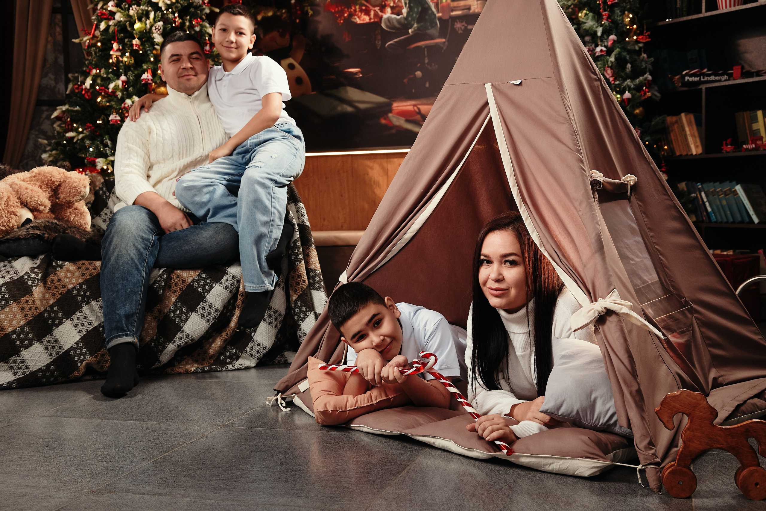 Две семьи под одной крышей