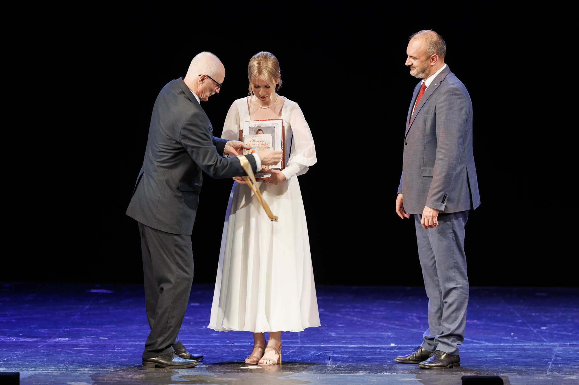 Выпускной вечер в Севастопольской гимназии № 1 имени А. С. Пушкина. Свадебный фотограф, фотосъемка в Крыму, Севастополе, Симферополе, Ялте