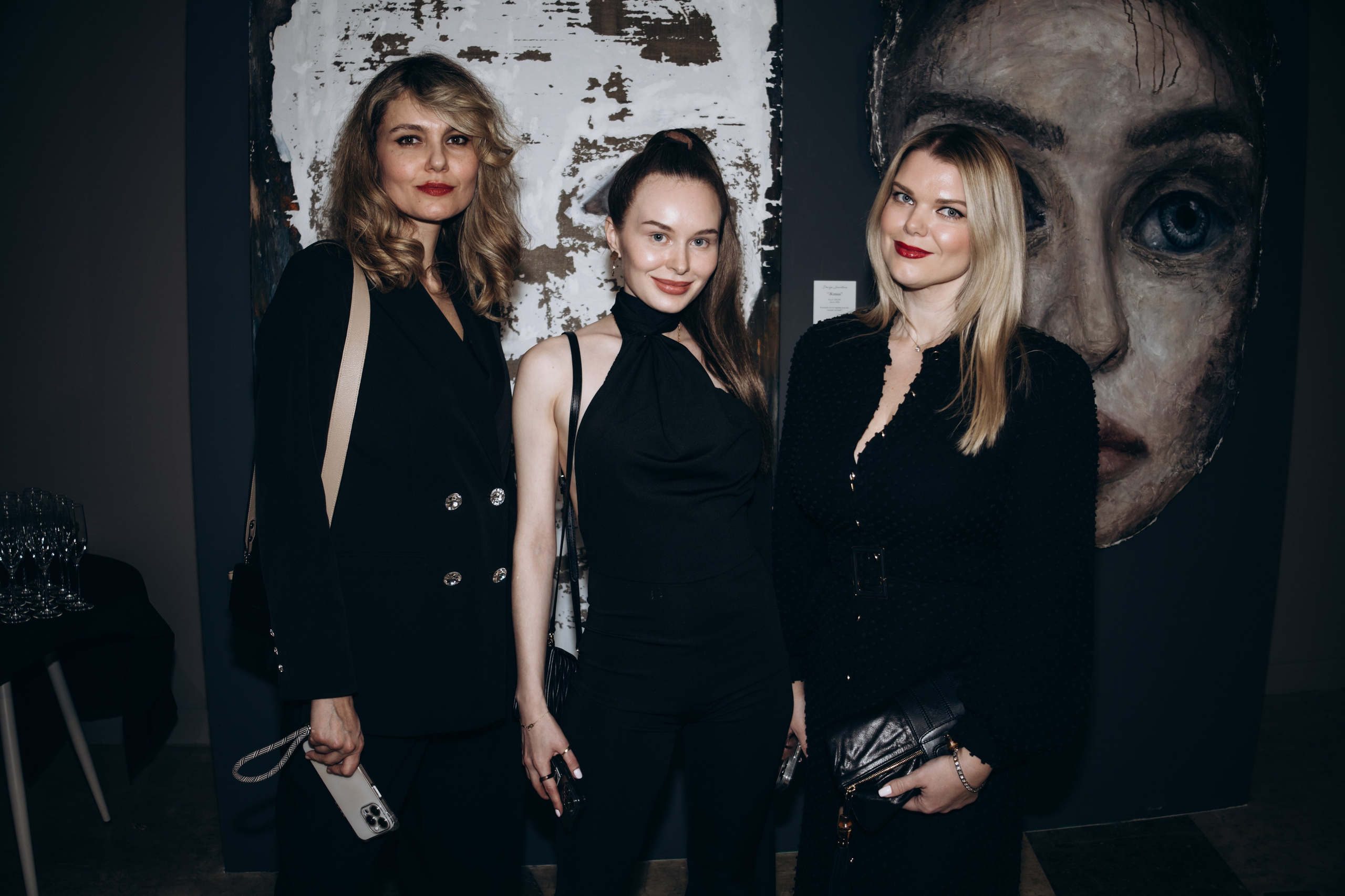 репортажный фотограф александра хитрина-персональная выставка художницы дарьи санатиной