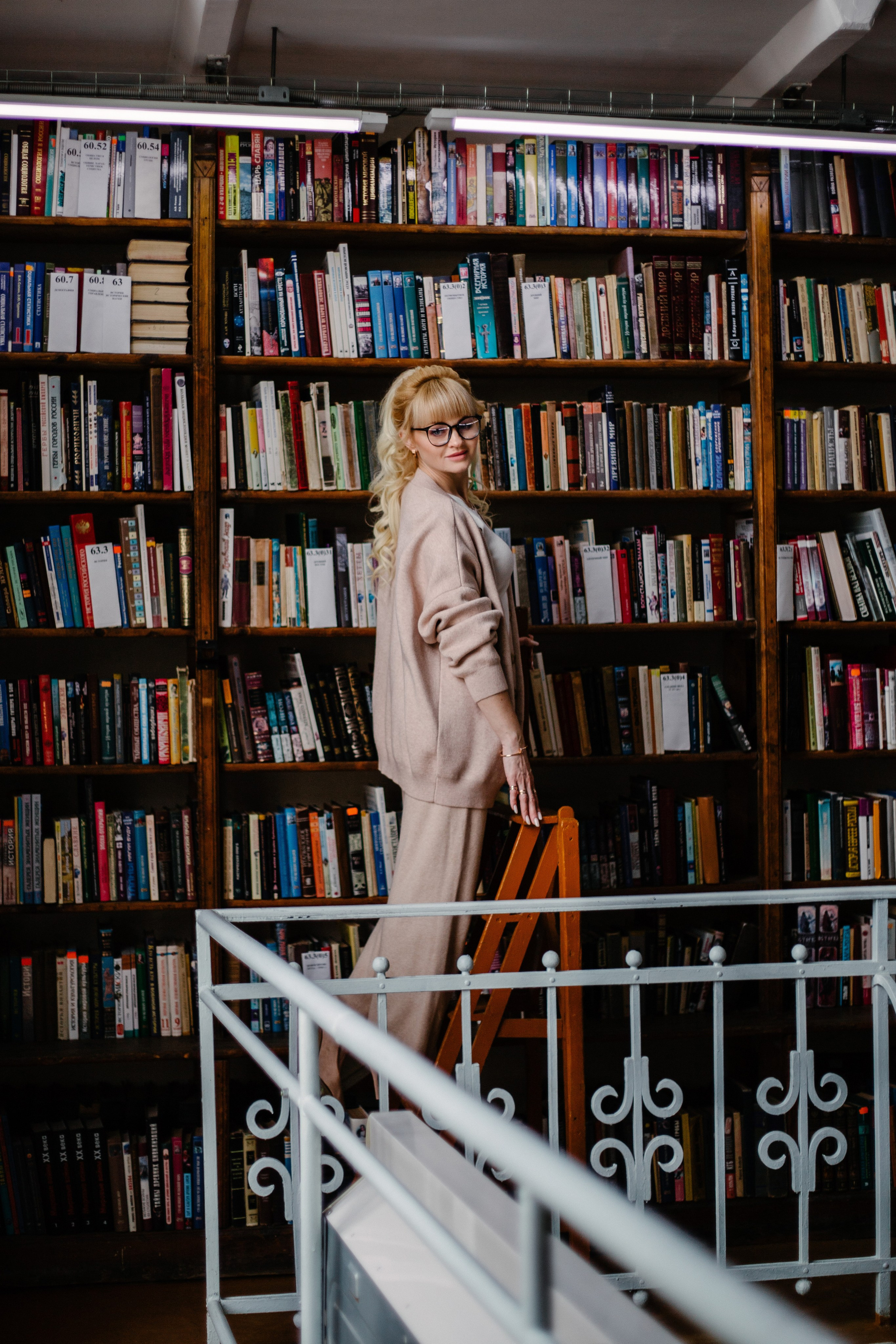 Оля среди книг. Нечехова Виктория