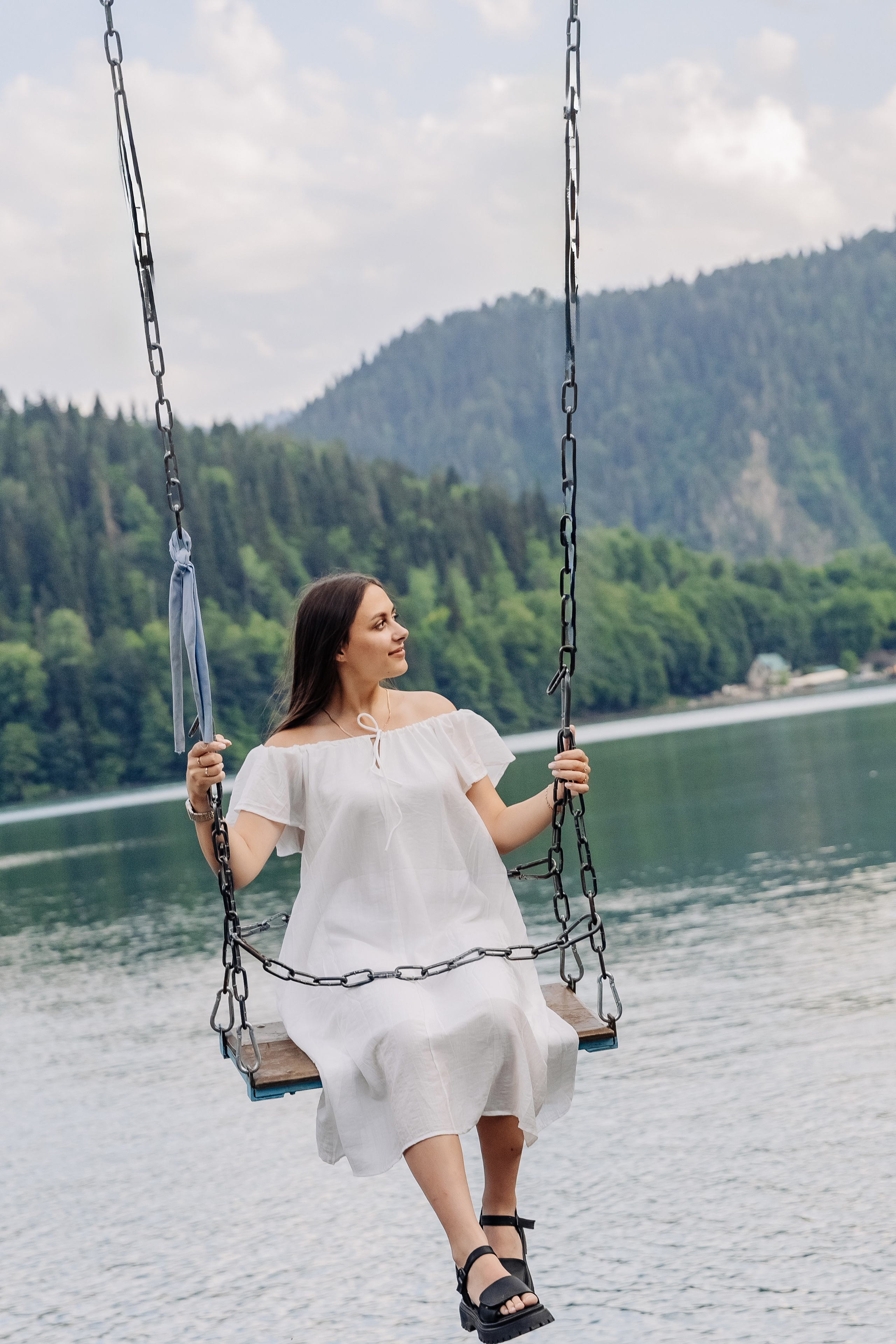 Фотосессия в Абхазии на прекрасном озере Рица. Свадебный фотограф в Абхазии, Сухум, Гагра, Сочи