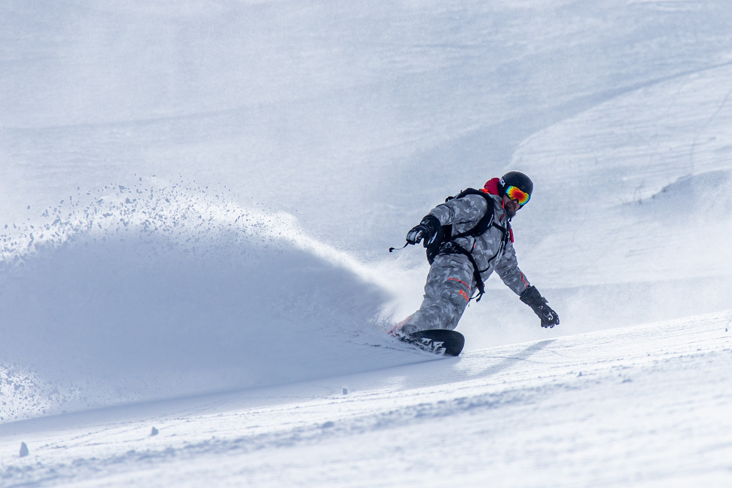 Хели-ски на Камчатке на Ми-8 — катание среди вулканов. Время Камчатки: чтобы найти свой путь, нужно скорость умножить на время