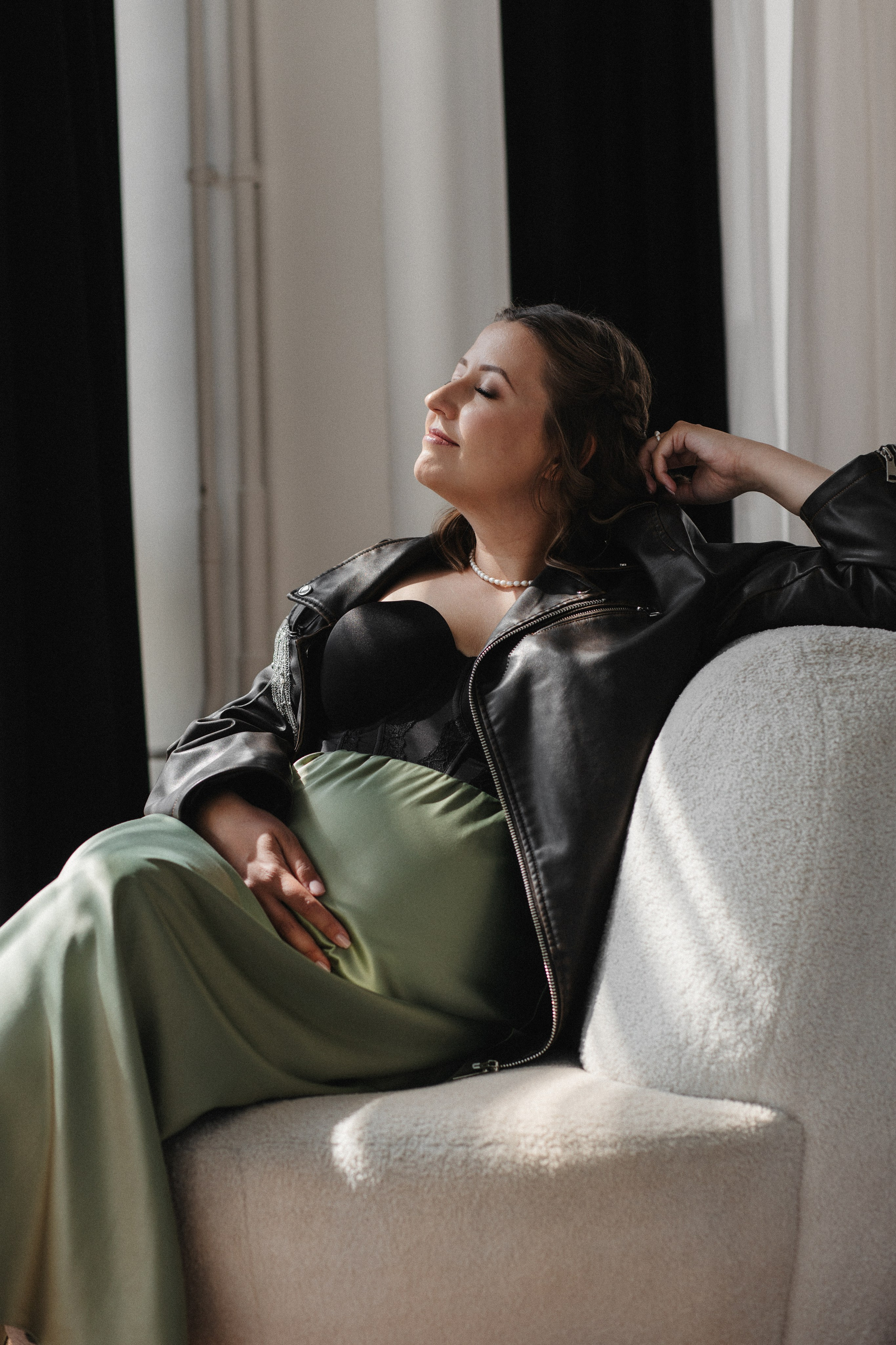 Беременная фотосессия в студии. Портретный и семейный фотограф в Москве Мария Рослякова