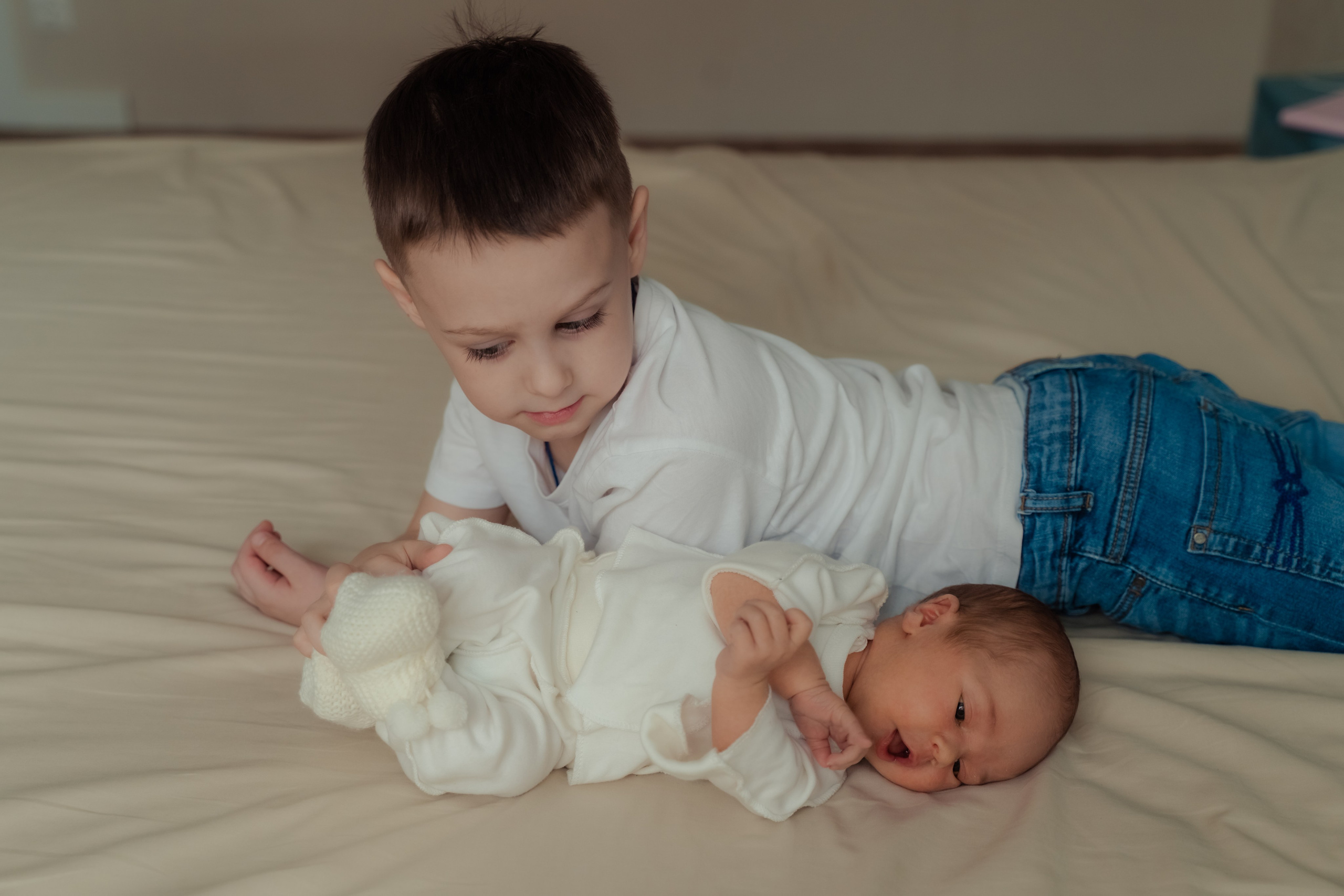 Фотосъемка новорожденного в минималистичном стиле