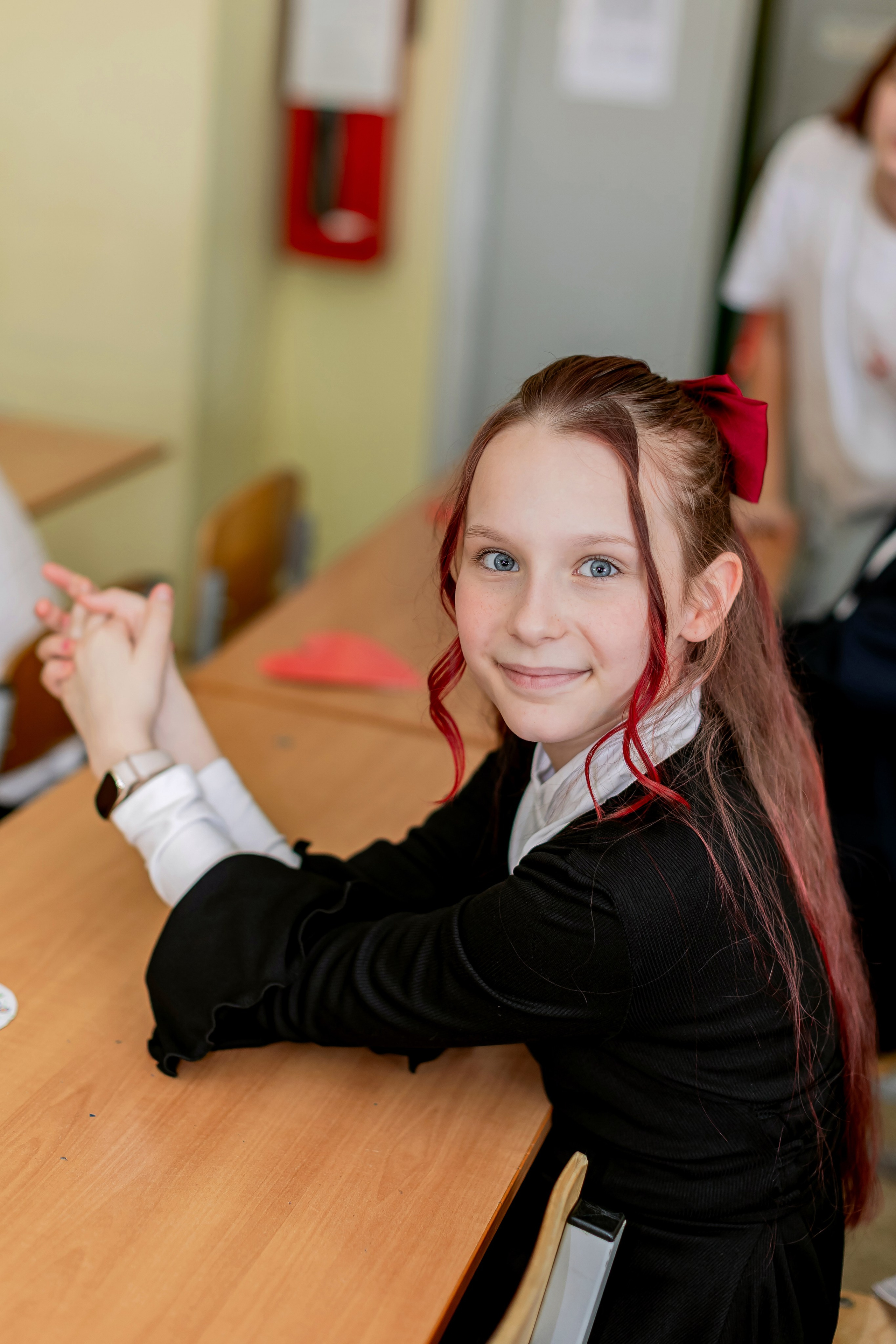 Выпускной в начальной школе в классе. Фотограф и видеограф Москва. Свадебный фотограф, видеограф. Выпускные альбомы. Оживающие альбомы