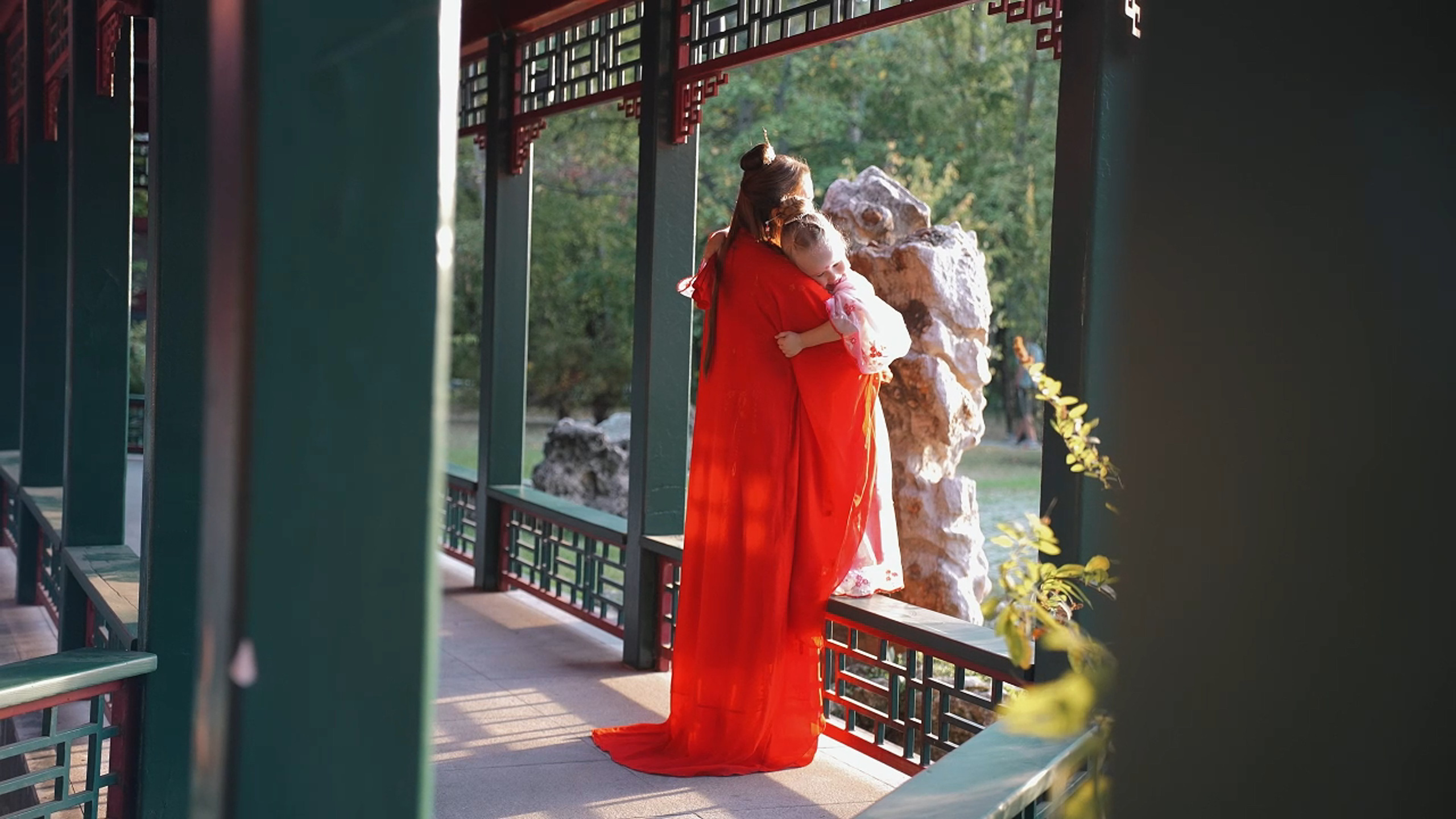 Наталья и Яна — Не просто съёмки, а целые миры 🎬. Видеограф / Фотограф  — Яна Спащанская