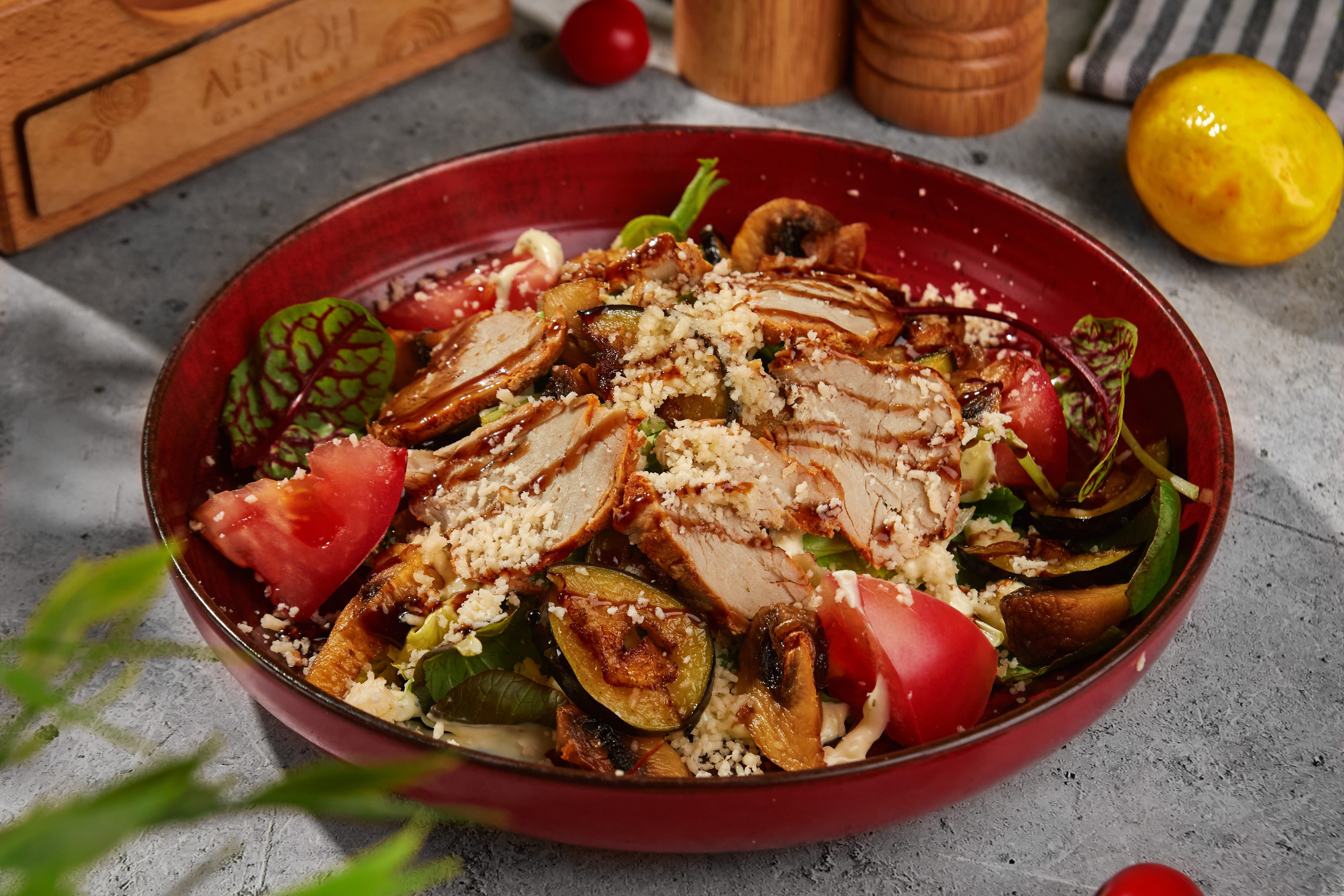 Салат для меню гастробара Lemon, предметная фуд-съёмка, Саратов