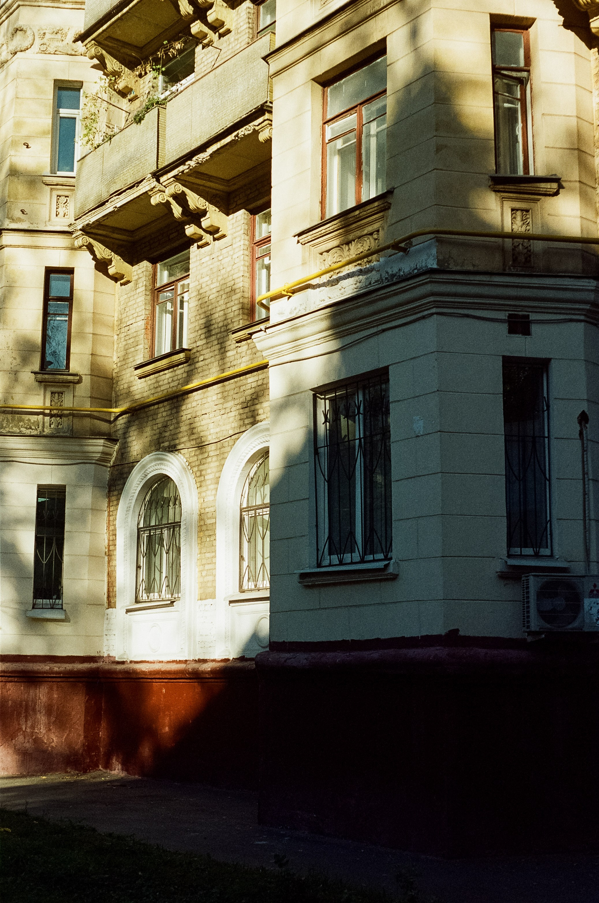 Voigtlander Vitessa / Color-Skopar 50 mm f/3.5 / Kodak Gold 100 (просрочка)