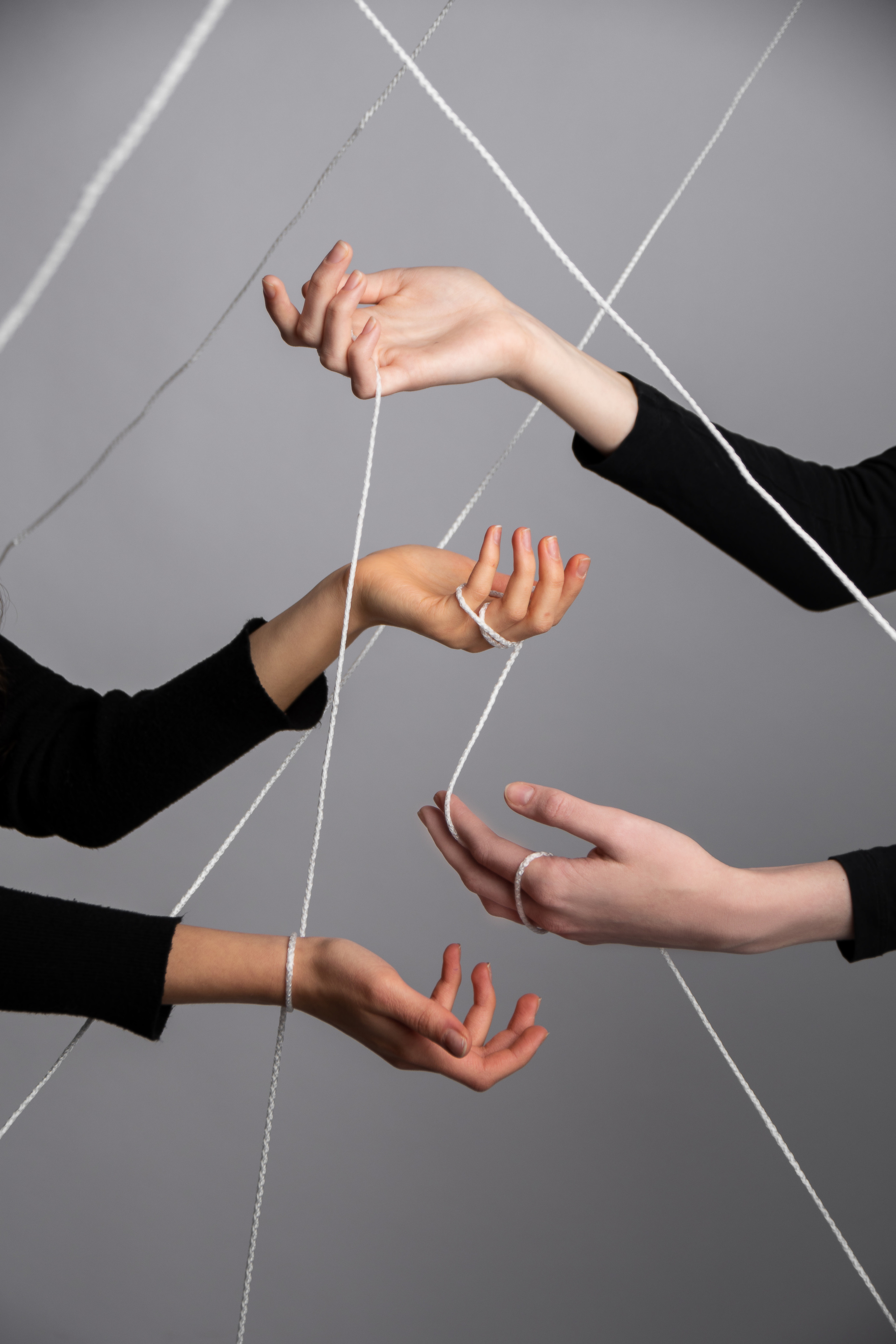 Проект String Theory. Предметный и портретный фотограф Конорев Роман | Санкт-Петербург