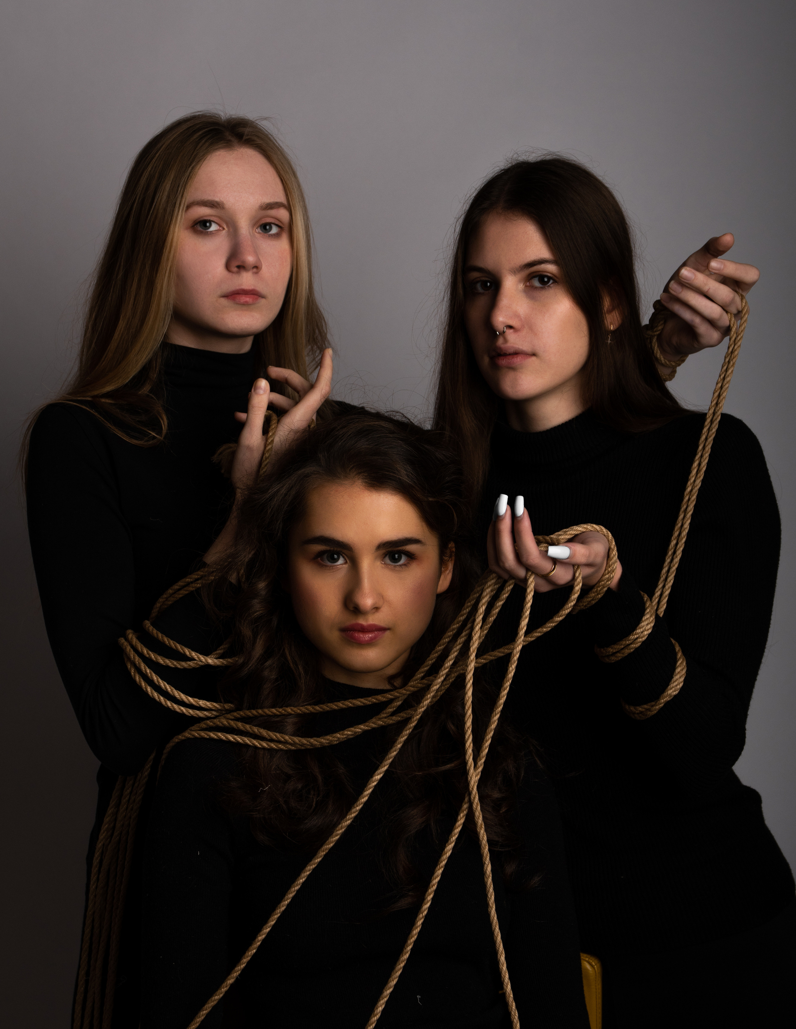 Проект String Theory. Предметный и портретный фотограф Конорев Роман | Санкт-Петербург