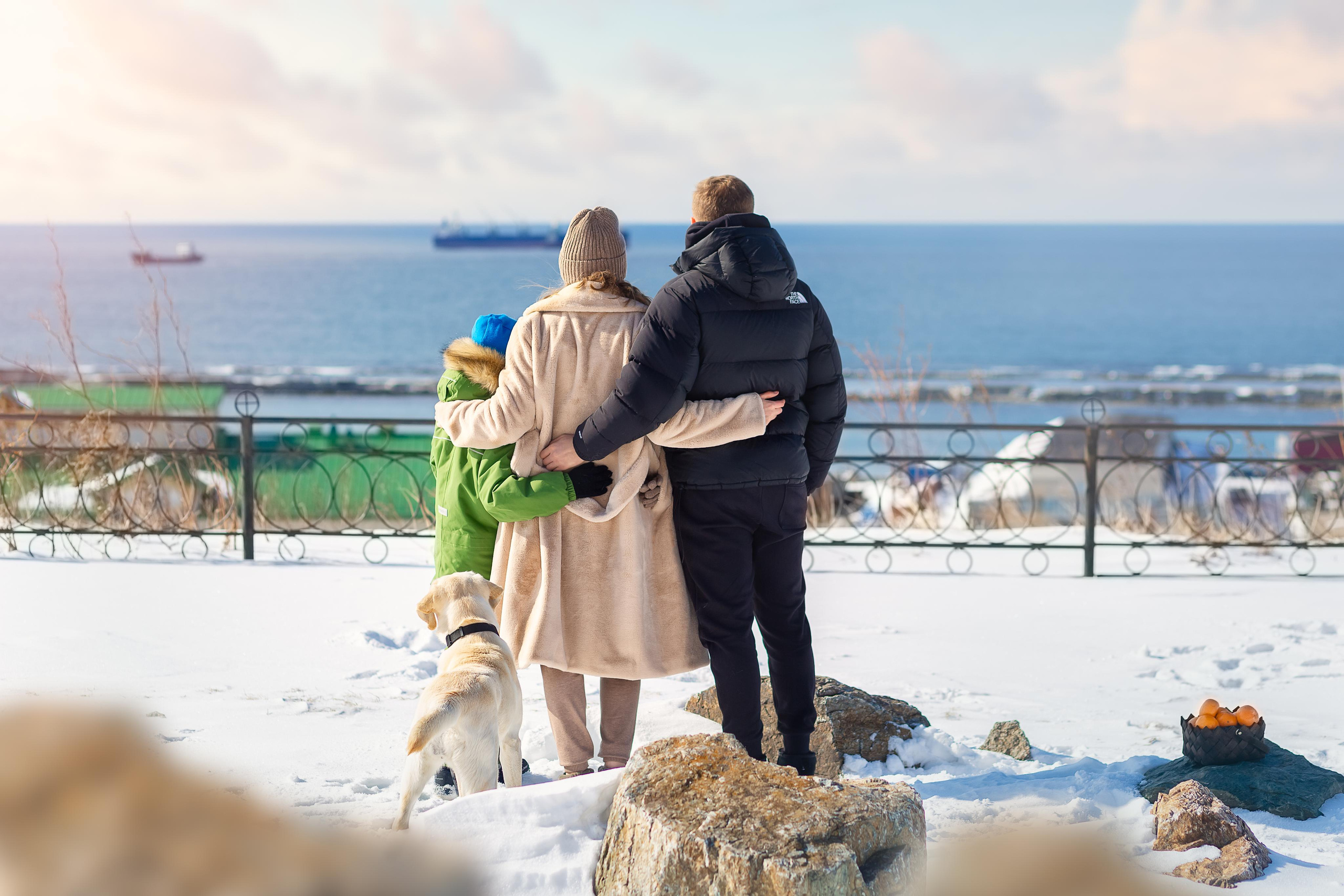Зимняя прогулка. Мария, Егор, Олег и Эва. Детский, семейный фотограф в Южно-Сахалинске, Невельске и Холмске