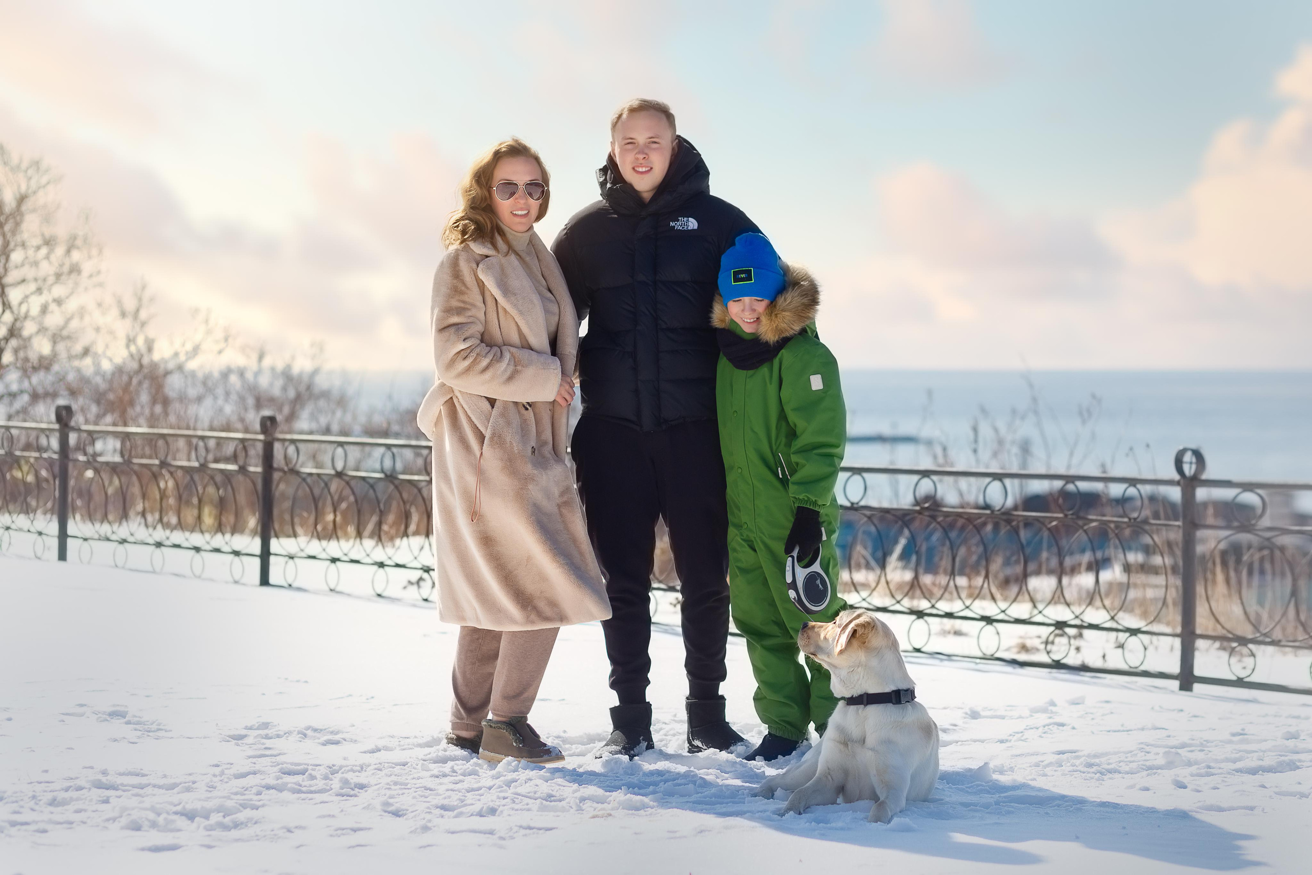 Зимняя прогулка. Мария, Егор, Олег и Эва. Детский, семейный фотограф в Южно-Сахалинске, Невельске и Холмске