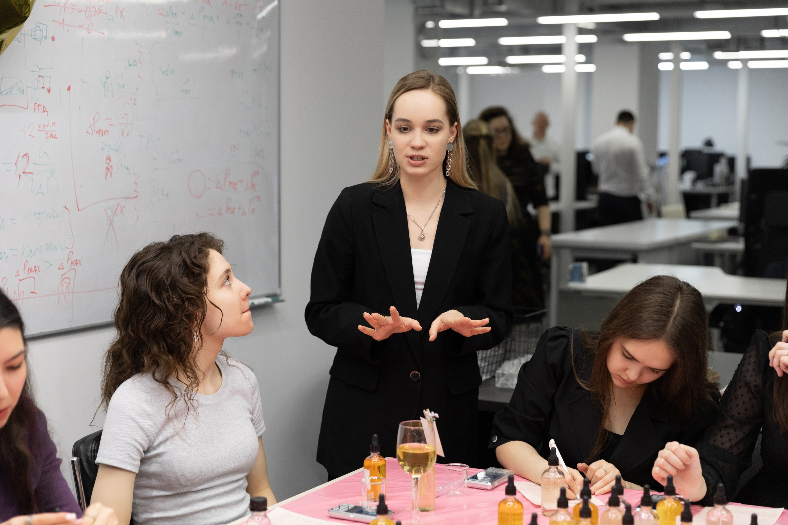 8 марта с АК БАРС Дом — мастер-класс и ароматный праздник от AROMALAGE