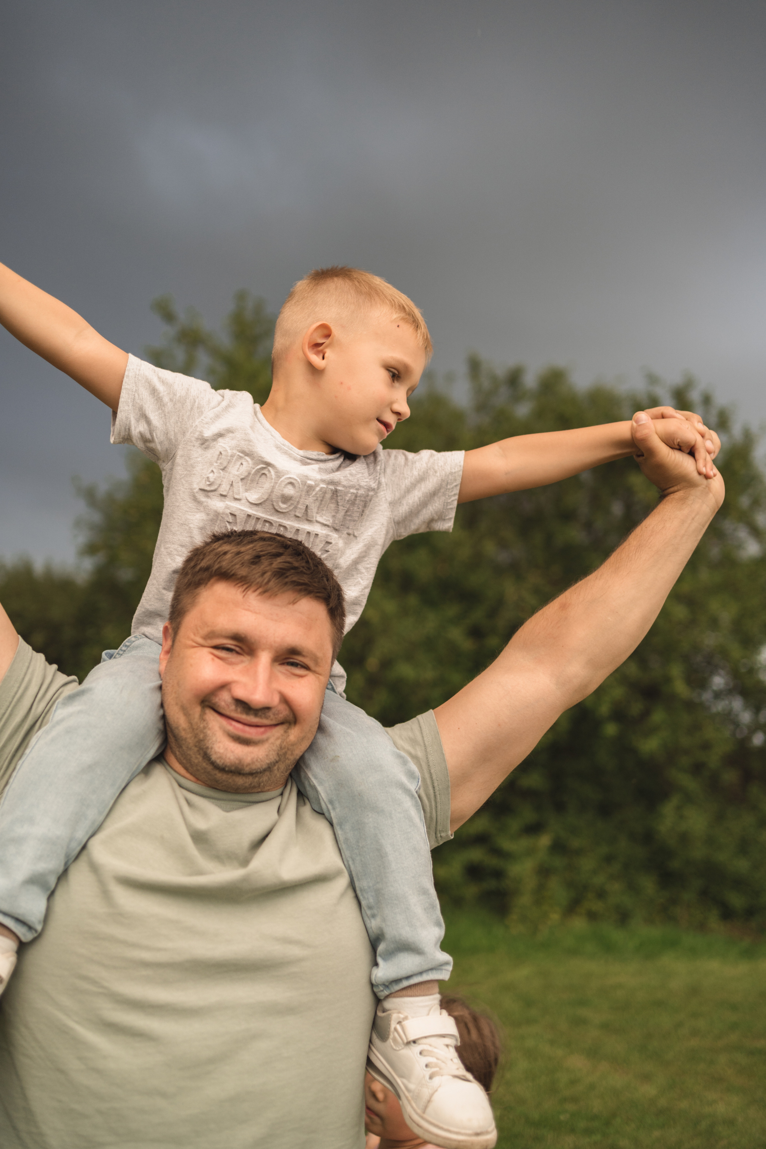 Семейная прогулочная фотосессия в Самаре. Семейный фотограф Ольга Мишустина в Самаре