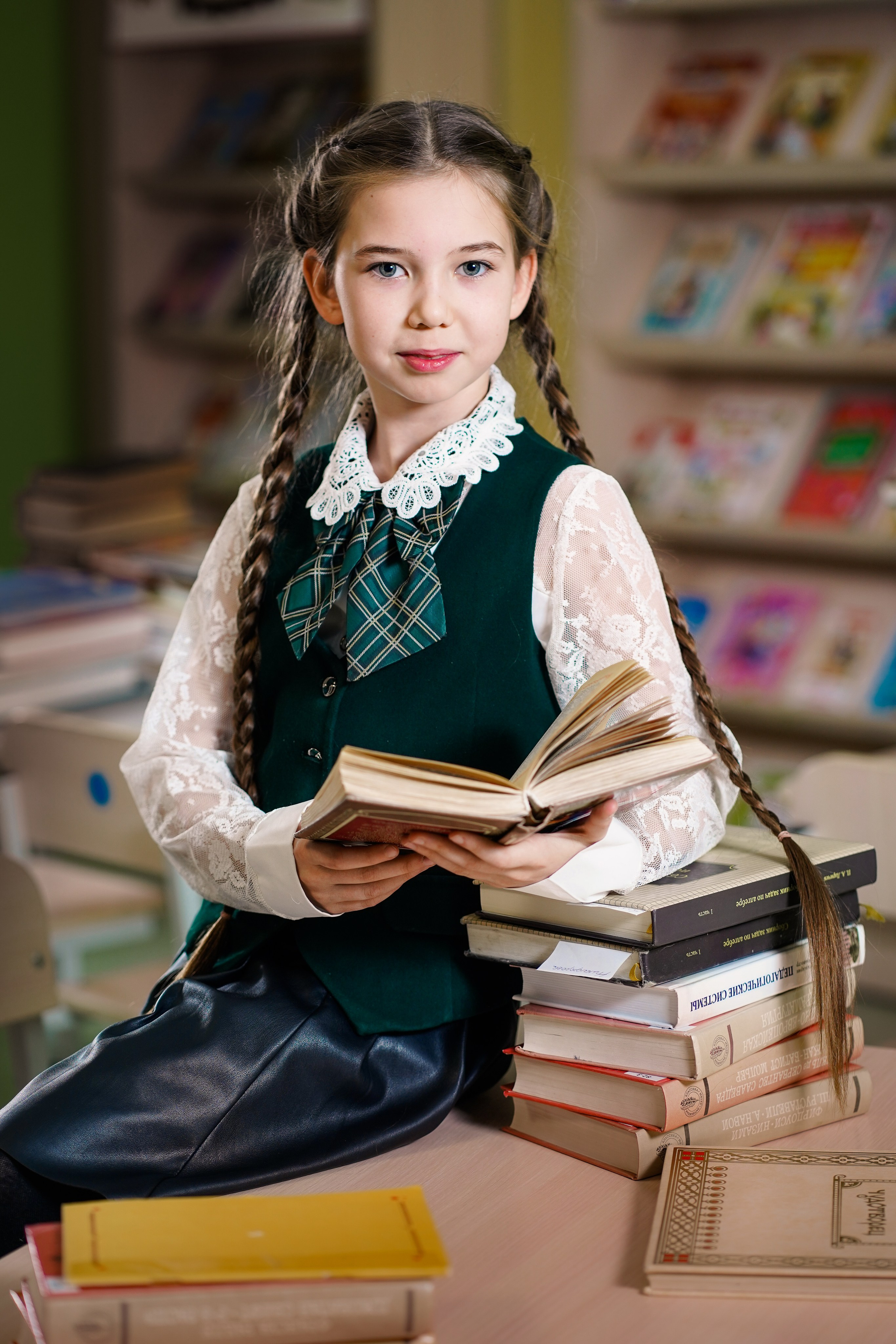 Выпускные альбомы. Гимназия имени Святейшего Патриарха Алексия Второго, 4 класс. Семейный и портретный фотограф в Екатеринбурге Анна Лобанова