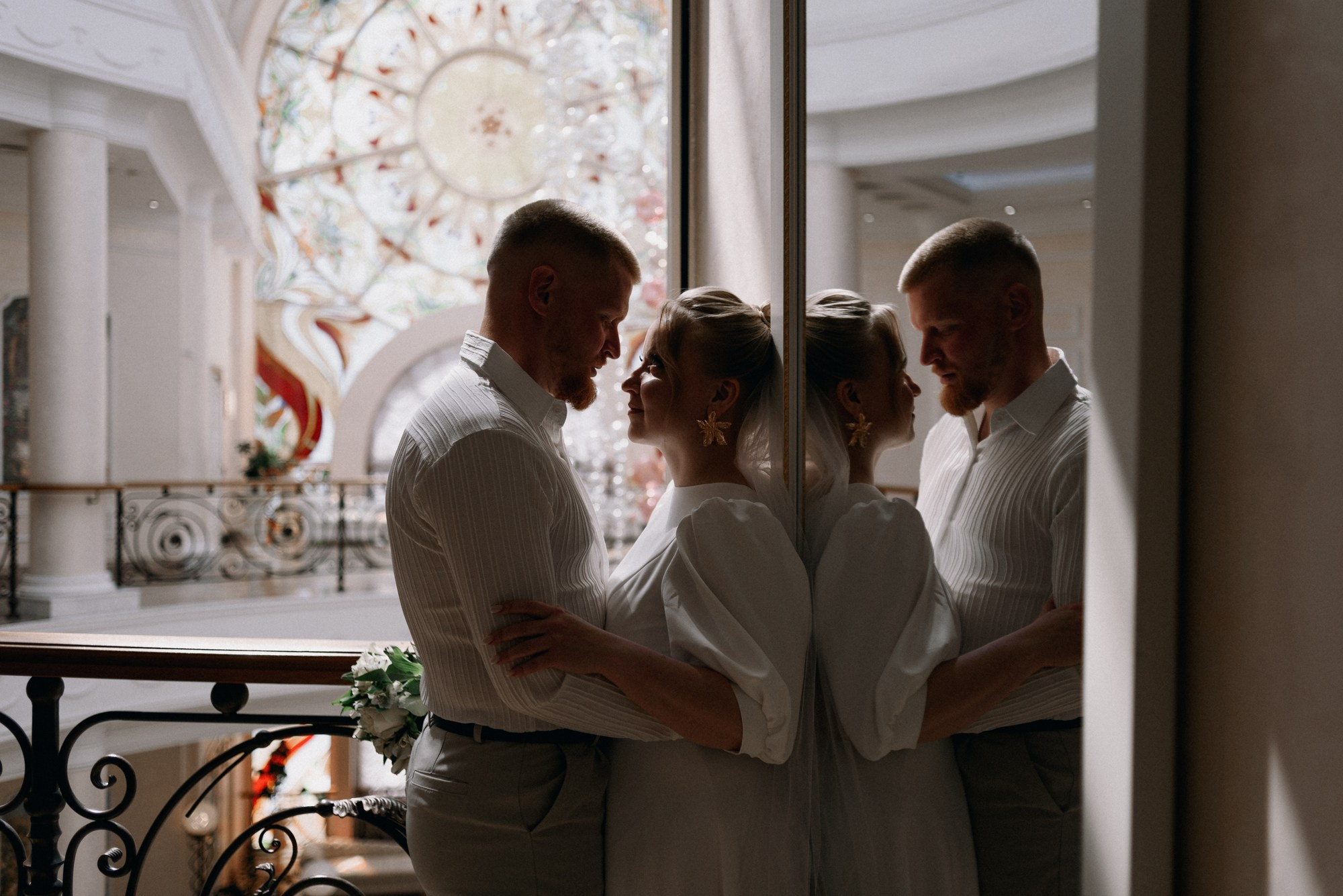 Свадебный фотограф в Тюмени — Фотосессия Павла и Марии на Набережной. Портретный фотограф Тюмень Дарья Мустафина