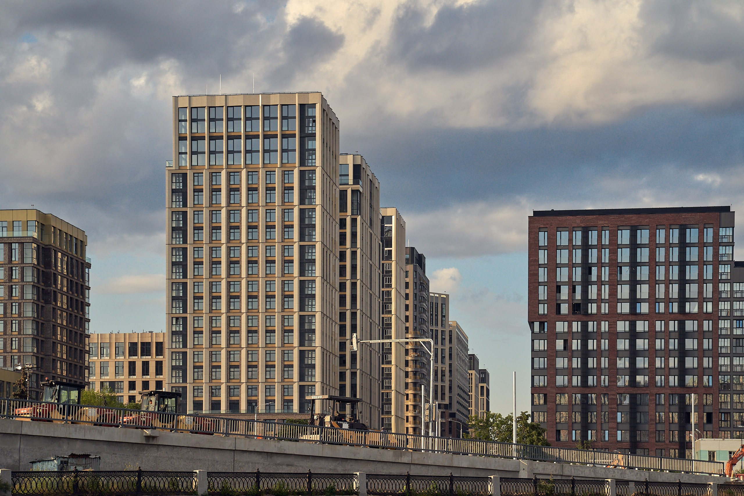 Фотосъемка вечерней Москвы с яхты, съемка для компании Кураж Вояж. Константин Камышников: интерьерный фотограф в Москве и Подмосковье